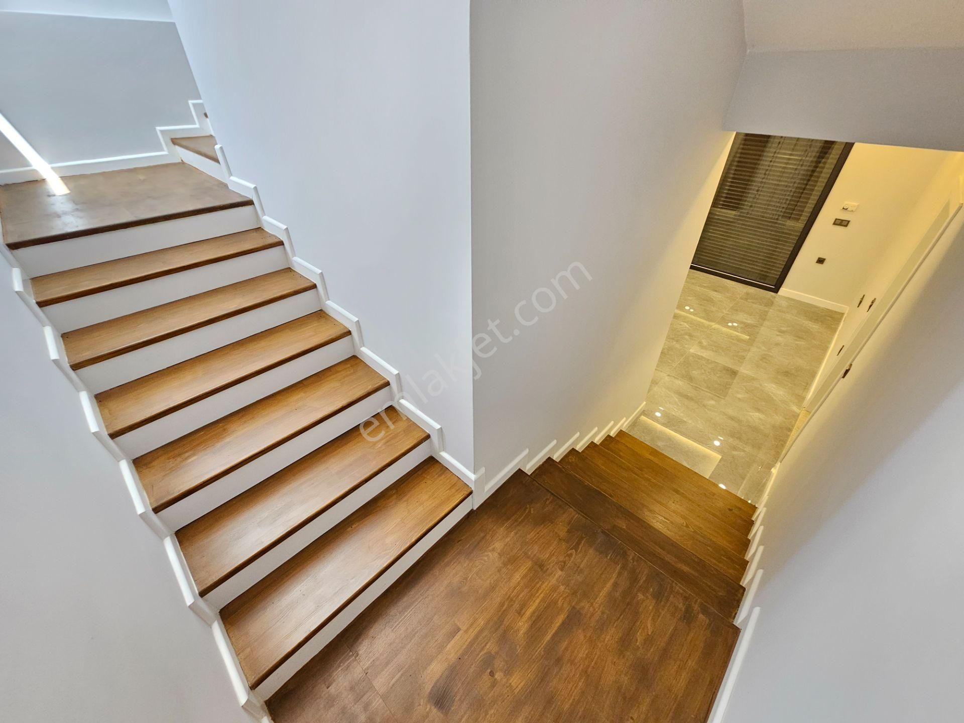 Eu Gayrimenlulden Balıkesir Edremit Güre'de Asansörlü Yerden Isıtmalı 5+1 Villa - Görsel 12