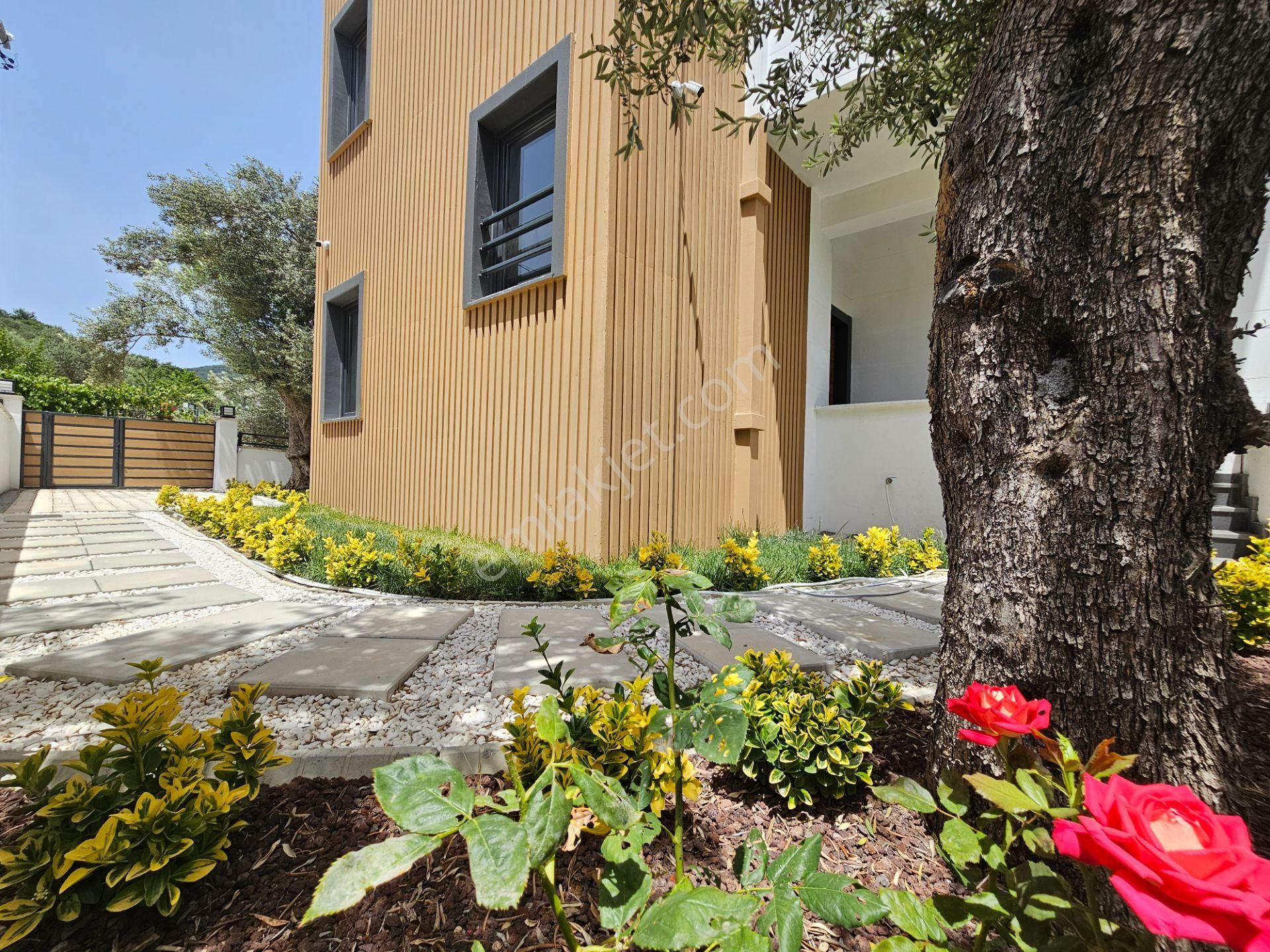 Eu Gayrimenlulden Balıkesir Edremit Güre'de Asansörlü Yerden Isıtmalı 5+1 Villa - Görsel 31