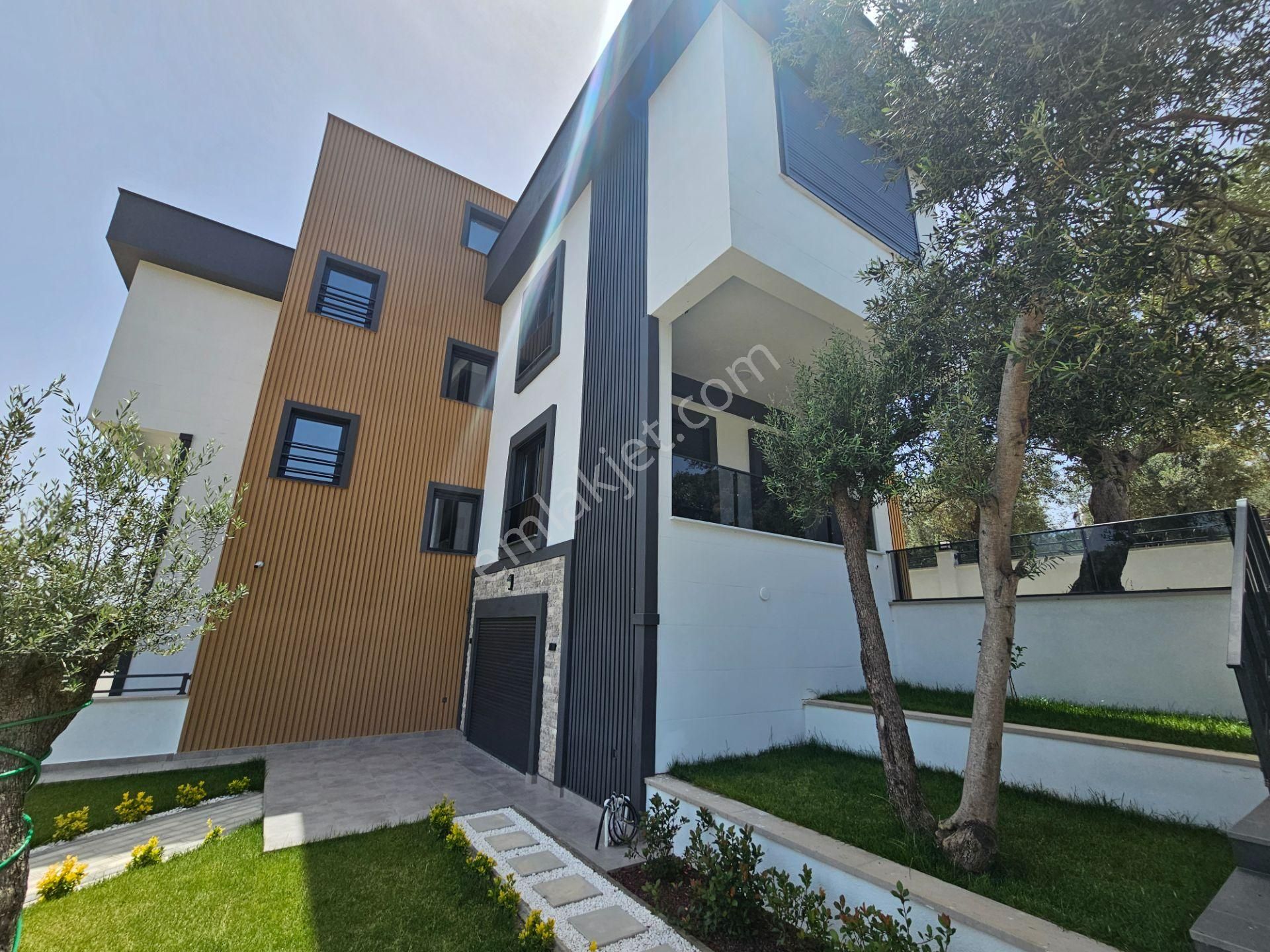 Eu Gayrimenlulden Balıkesir Edremit Güre'de Asansörlü Yerden Isıtmalı 5+1 Villa - Görsel 2