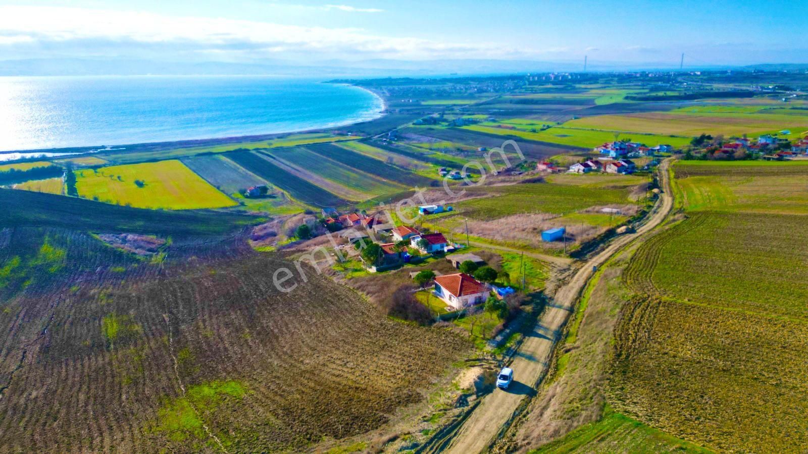 Gelibolu Yazıcızade Satılık Villa İmarlı Gelibolu Yazıcızahde Eğritaş Karayokuş  Mevkiin'de Lebi derya Deniz Manzaralı Arsa