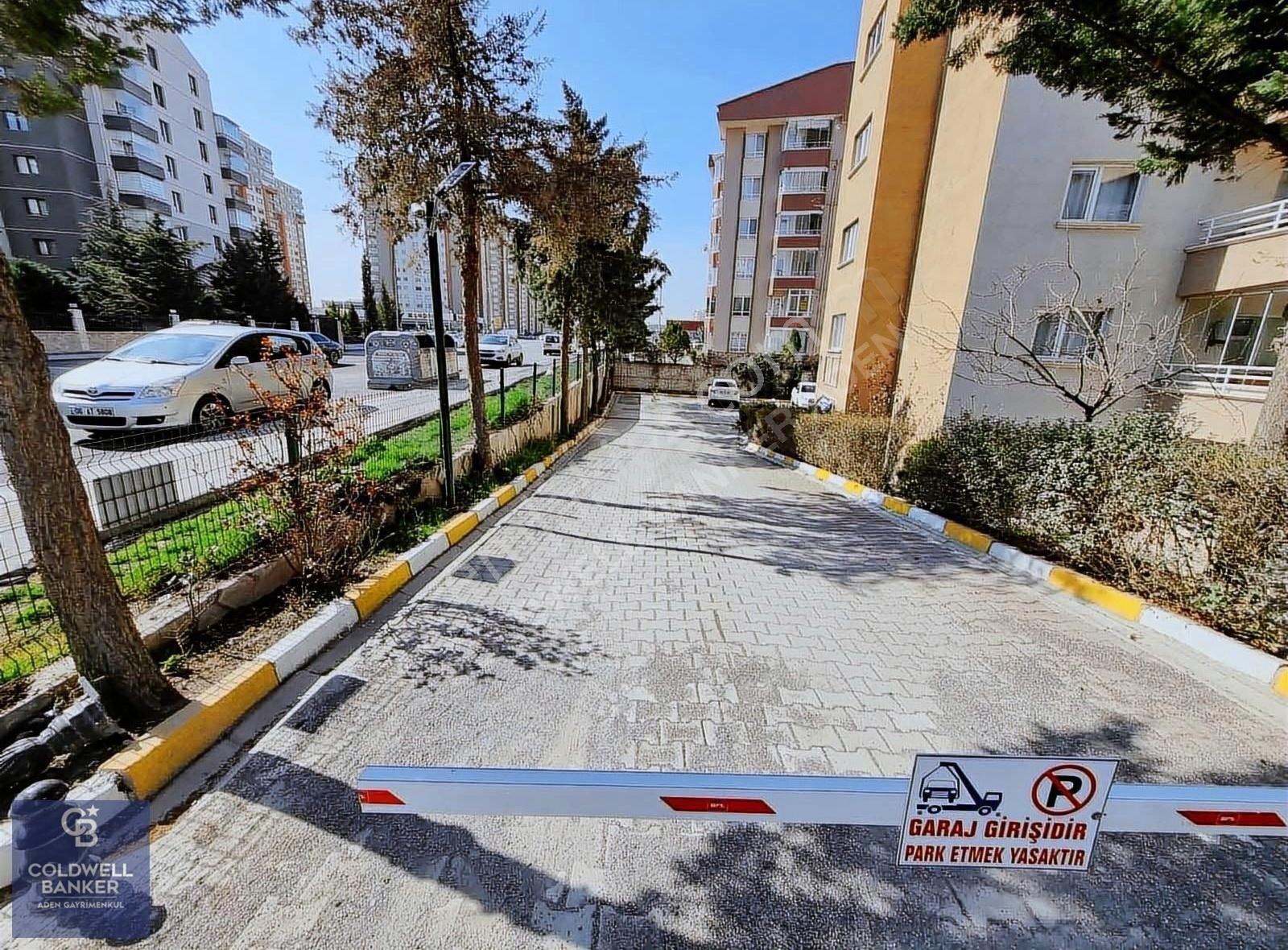 Etimesgut Şehit Osman Avcı Satılık Daire ÖZEL ERYAMAN HASTANESİ KARŞISI CADDE ÜSTÜ SATILIK 4+1 DAİRE