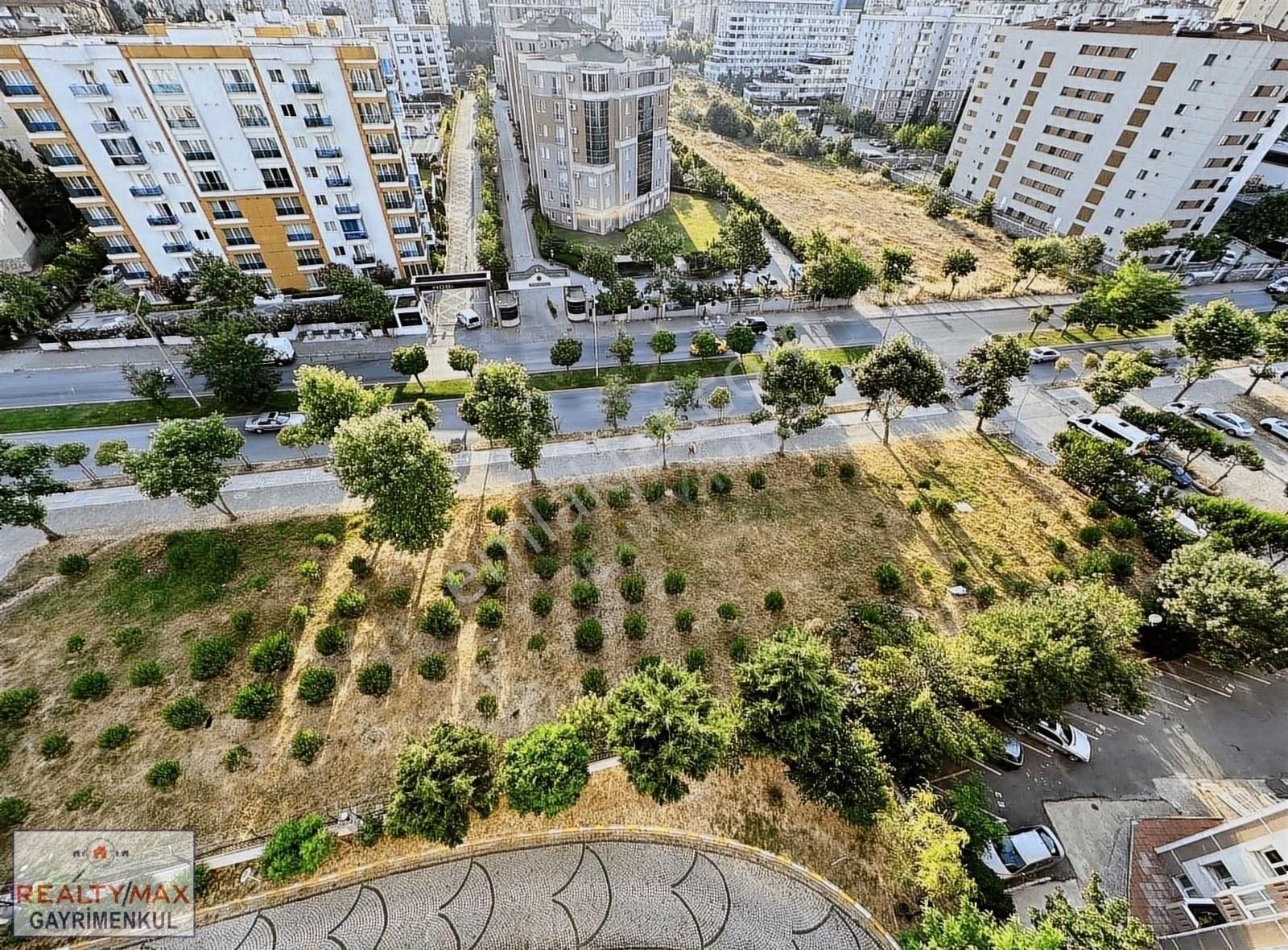 Pendik Yenişehir Satılık Daire YENİŞEHİR SAĞLAM BAHÇE EVLERİ BÖLGENİN EN GENİŞ 3+1 145 M2