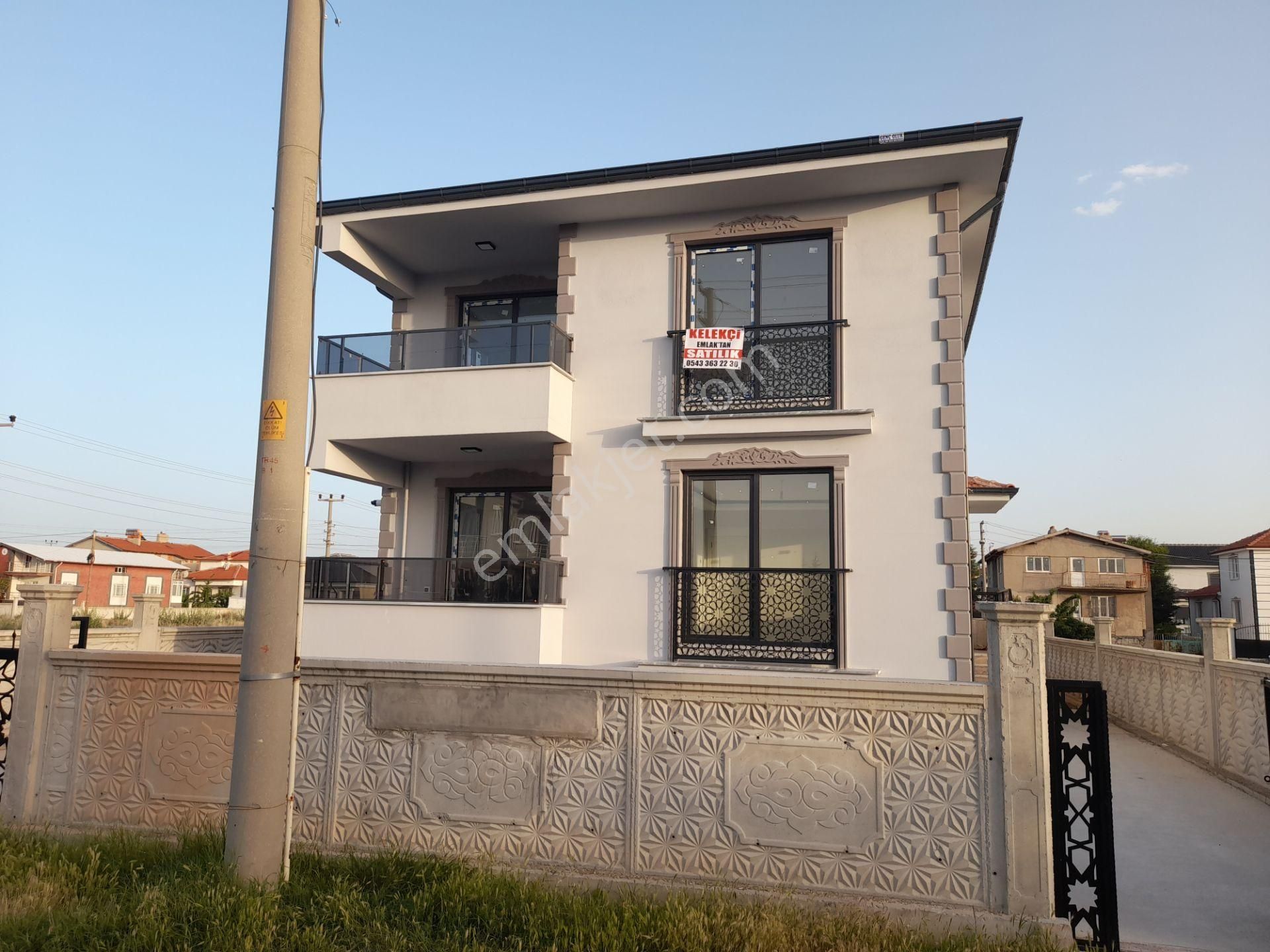 Bolvadin Selçuklu Satılık Villa Selçuklu Mahallesi Vişne Sokakta Lüks Villa