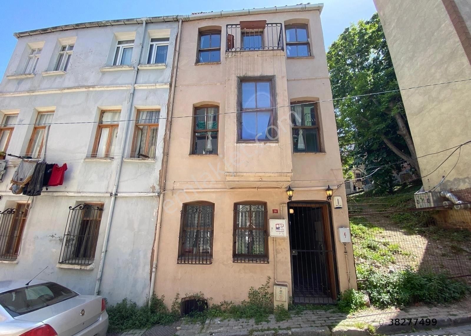 Fatih Balat Kiralık Müstakil Ev BALATTA KİRALIK MÜSTAKİL TARİHİ BİNA