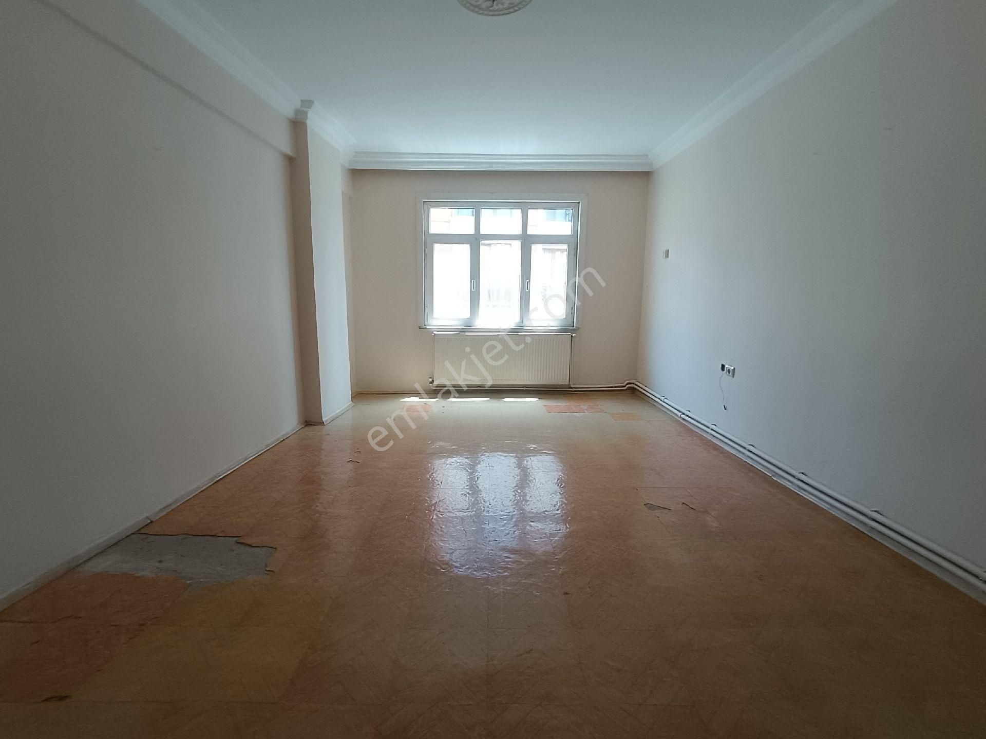 Pendik Çamçeşme Kiralık Daire Pendik Çamçeşmede Kiralık 3+1 125 M2 2 ci kat Daire 