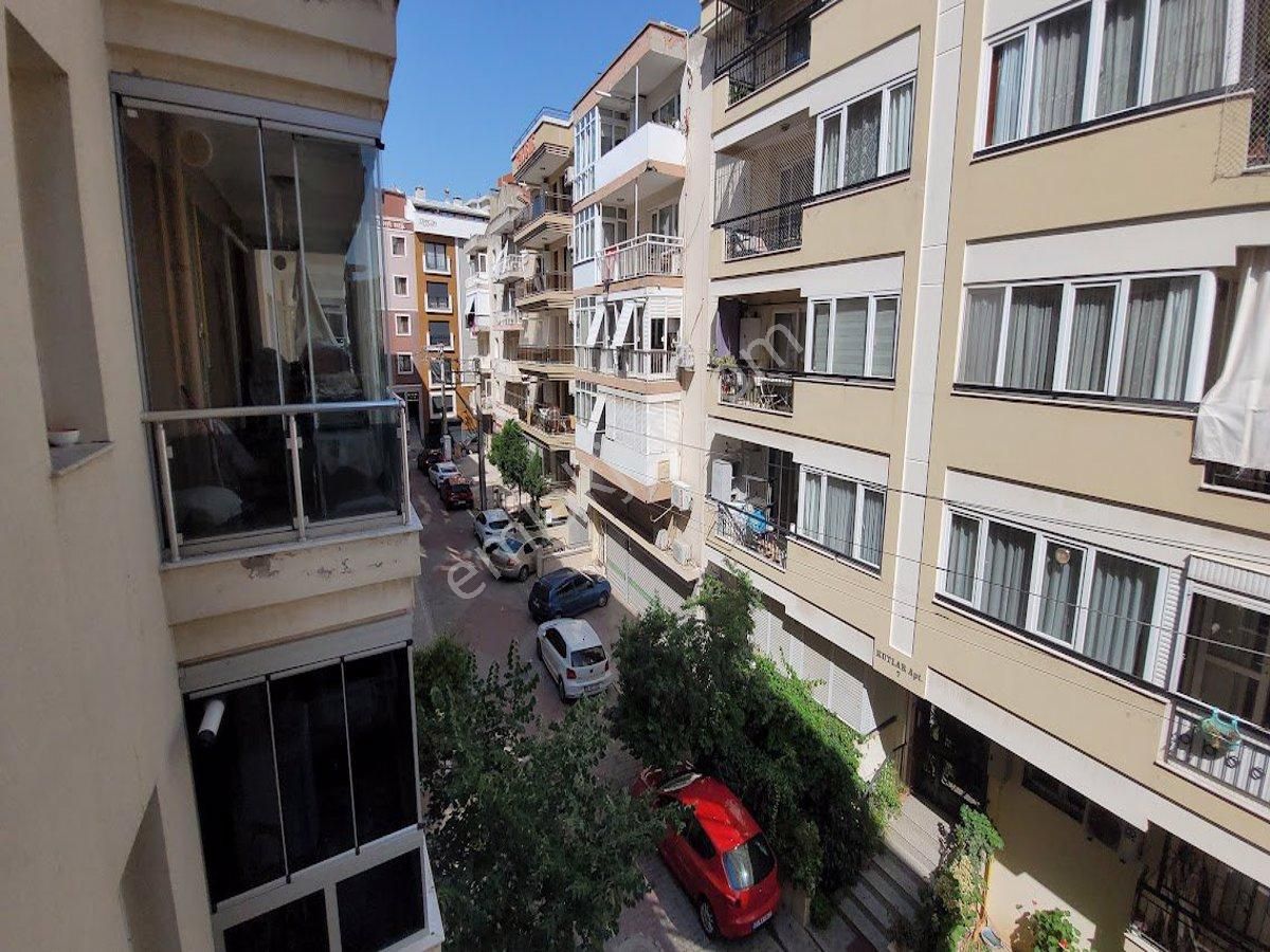 Karşıyaka Yalı Satılık Daire İZMİR KARŞIYAKA YALI MAHALLESİNDE SATILIK ARA KAT DOĞALGAZLI 2+1 DAİRE