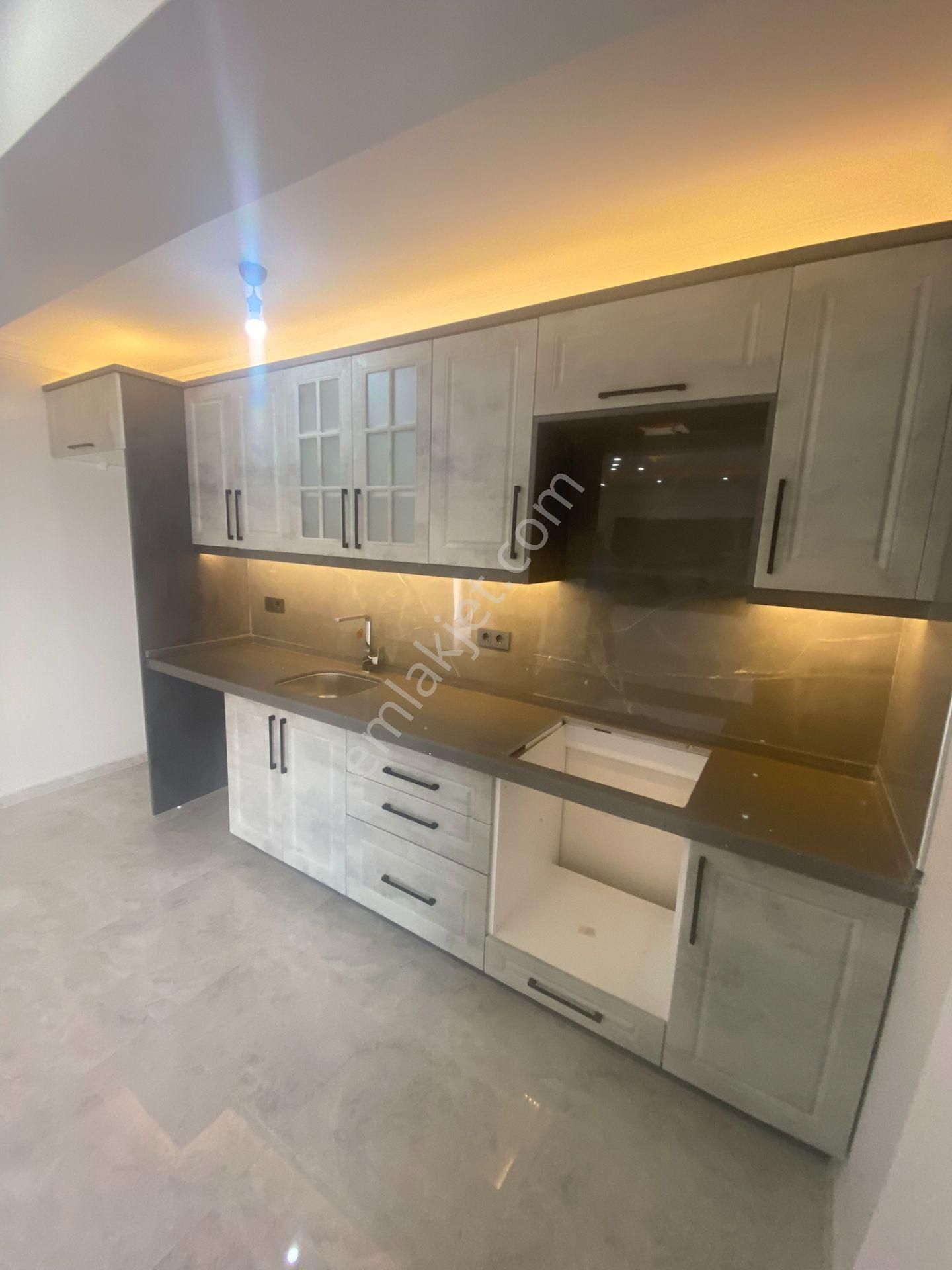 Dikili Güven Emlak'tan Cumhuriyet Mahallesinde Satılık 6+1 Villa - Görsel 14