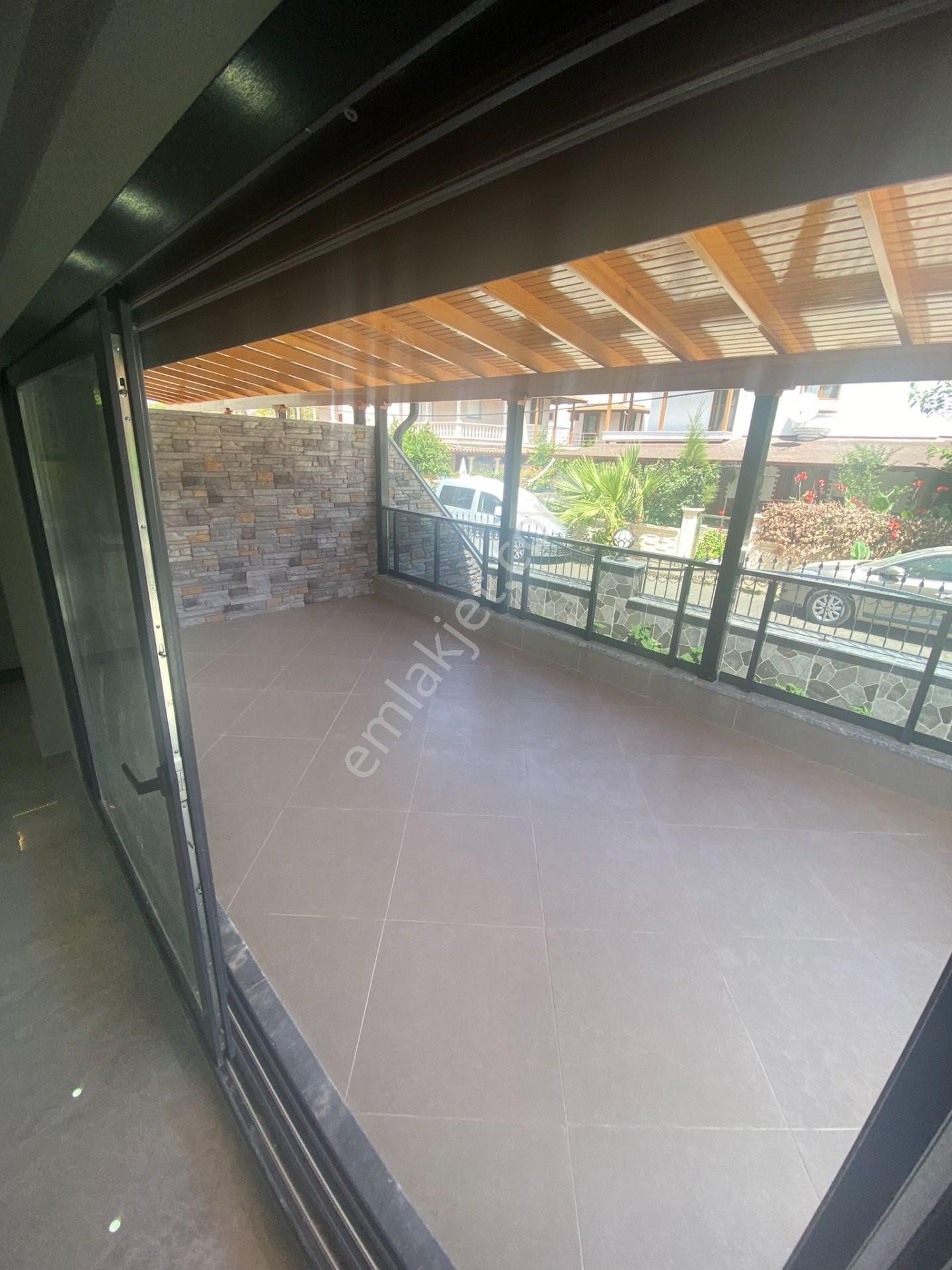 Dikili Güven Emlak'tan Cumhuriyet Mahallesinde Satılık 6+1 Villa - Görsel 16