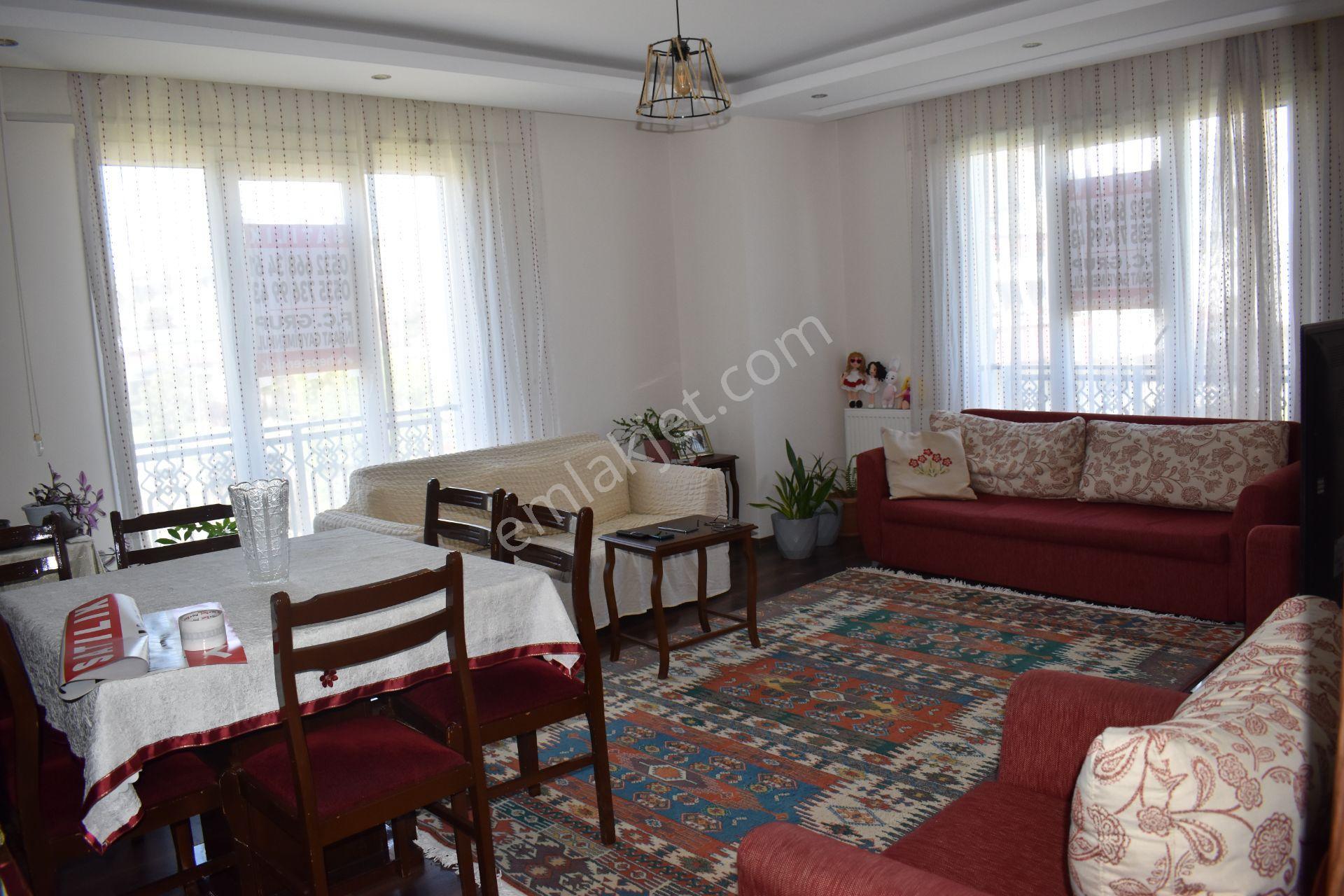 Büyükçekmece Atatürk Mah Lüks Butik Sitede Arakat 2+1 Satılık Daire - Görsel 2