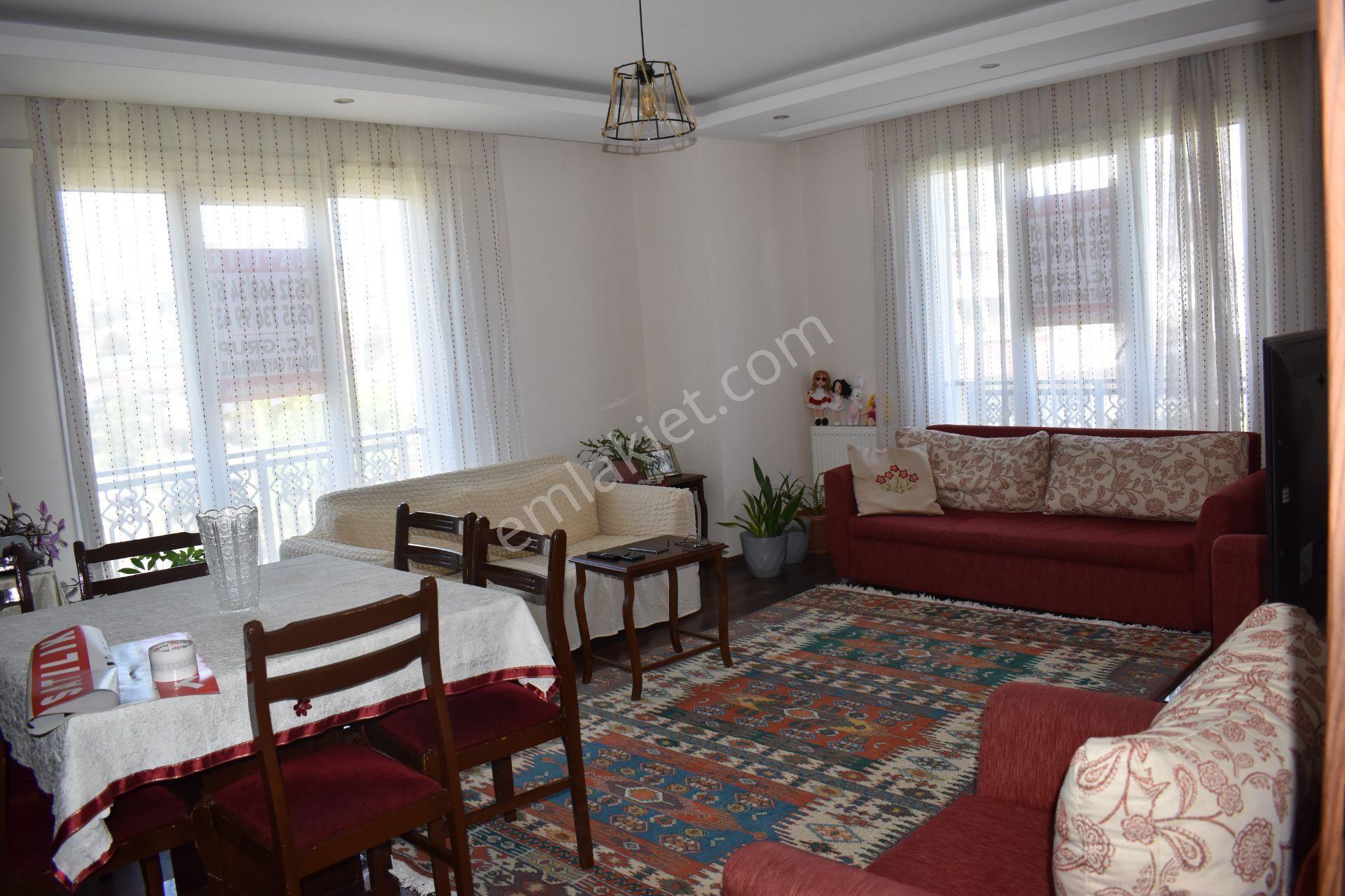 Büyükçekmece Atatürk Mah Lüks Butik Sitede Arakat 2+1 Satılık Daire - Görsel 3