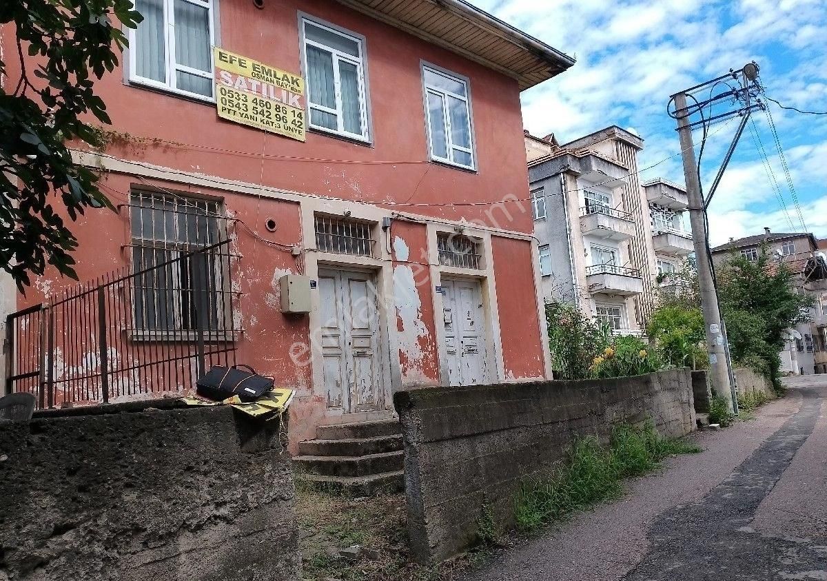 Ünye Liseler Satılık Müstakil Ev Çamurlu mahallesinde Satılık Bahçeli ev.