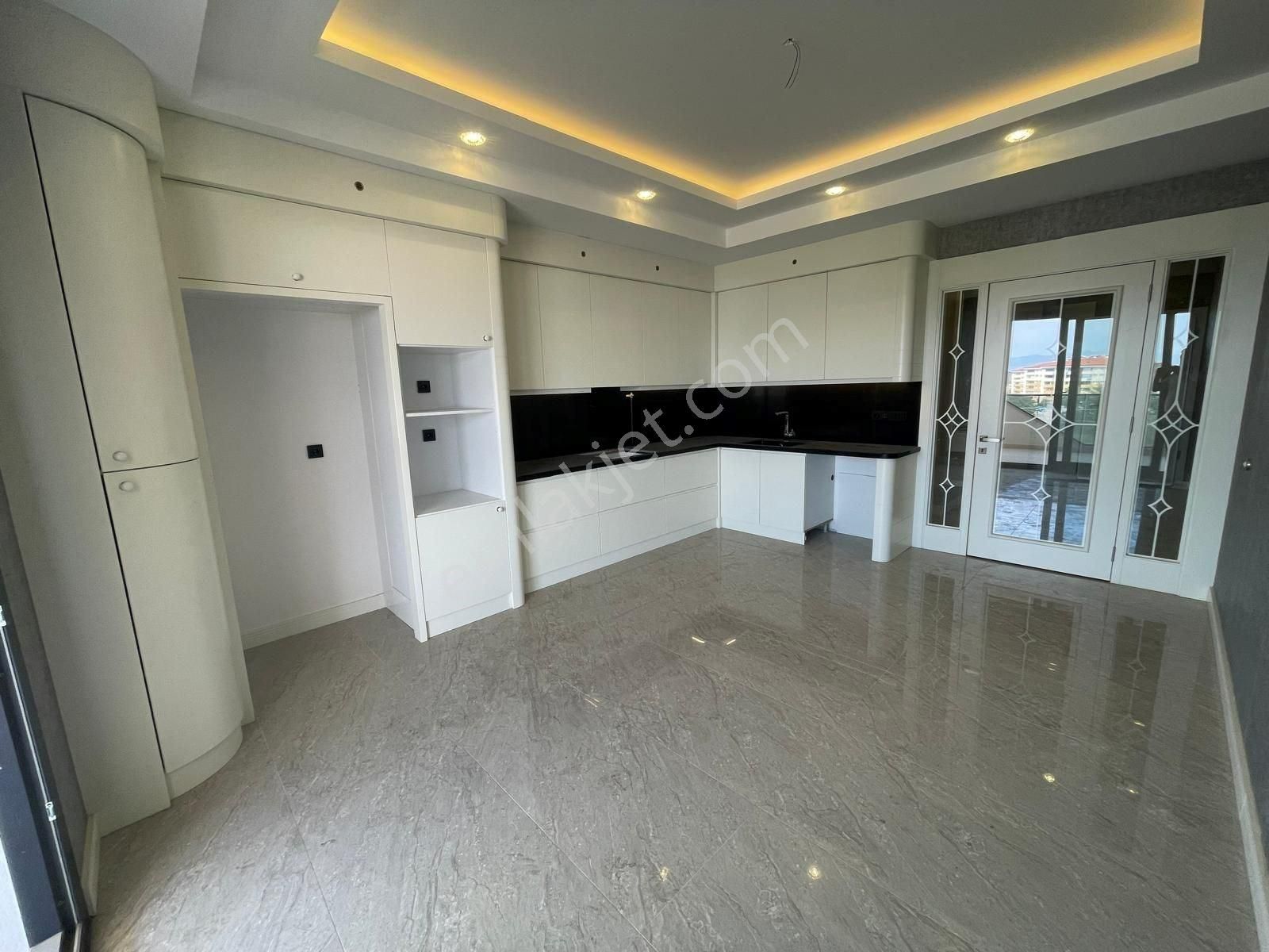 Merkezefendi Şemikler Satılık Daire İNCİRYA EMLAK'TAN SELVİ PARADİSE 4+1 215M² ARAKAT DAİRE