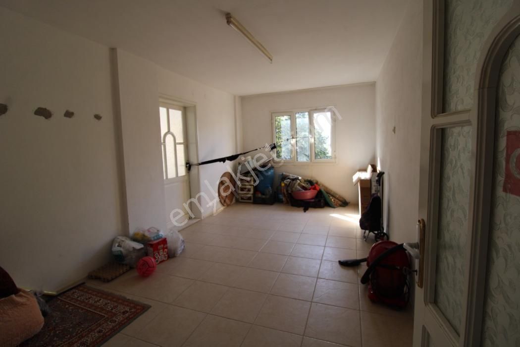 Aydın Germencik Ortaklar Merkezi De Köşe Başı 5 Katlı Bina 5 Daire 2 Dükkan Her Daire 178 M2 - Görsel 10