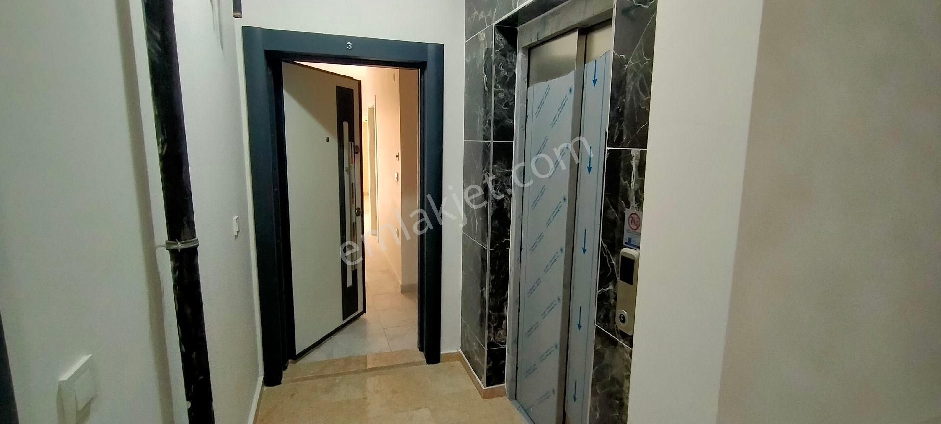 Sancaktepe Merve Satılık Daire Sancaktepe Satılık 2+1 3.Kat 85m² Asansörlü 