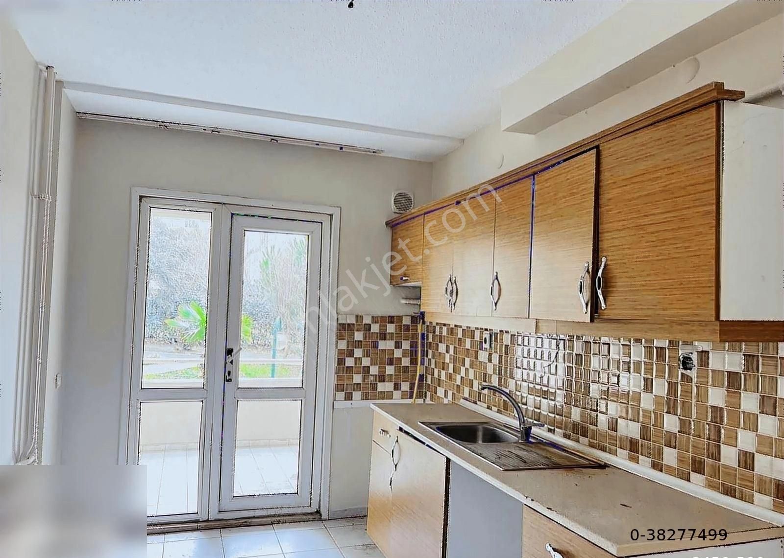 Küçükçekmece Atakent Satılık Daire ATAKENT 3 ETAPTA 506 ADADA BOŞ 3+1 SATILIK 110 M2