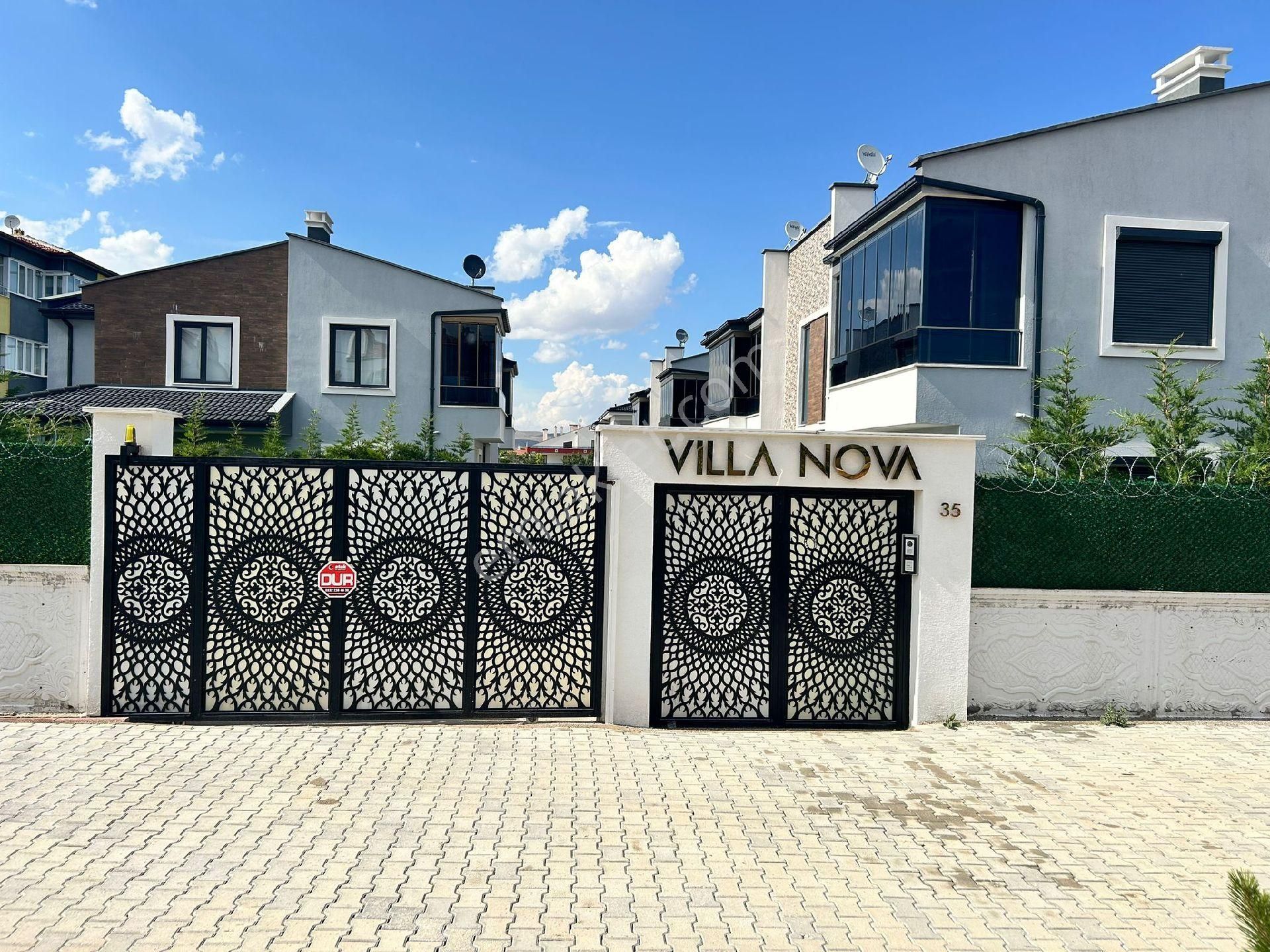 Selçuklu Sille Ak Satılık Villa  OPTİMUM'DAN TEDEM KOLEJİ KARŞISI SİTE İÇİ VİLLA