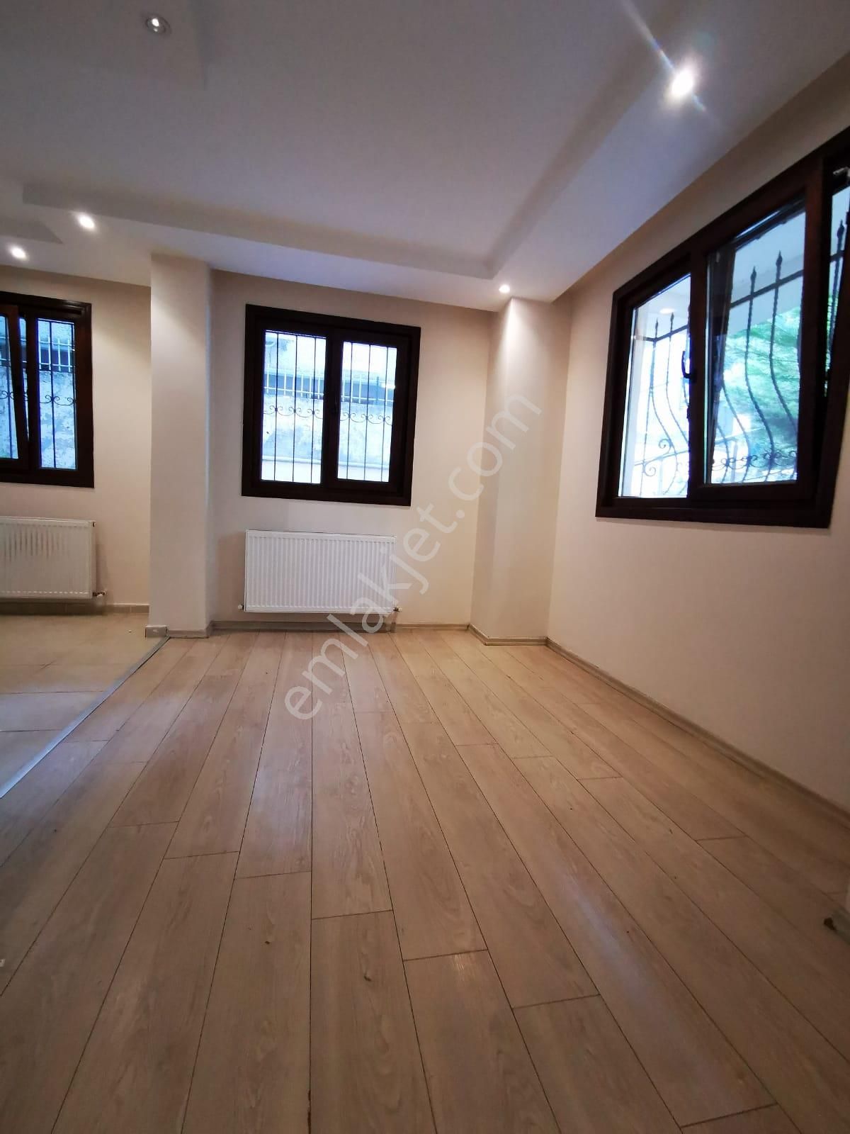 Bakırköy Zuhuratbaba Kiralık Daire  ALTUN'DAN İNCİRLİ CADDESİNE YAKIN 4YILLIK 1+1 65m2 BAHÇE ÇIKIŞLI