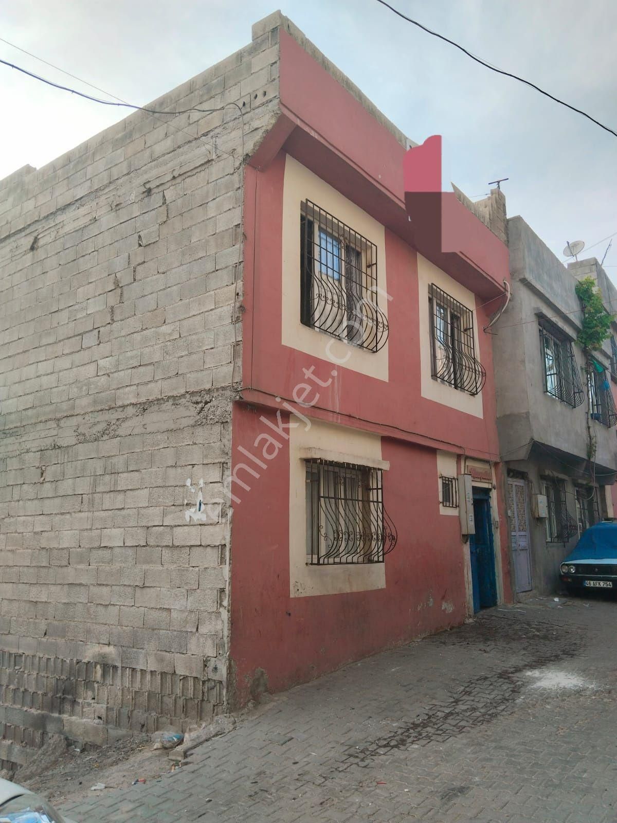 Şahinbey Fırat Satılık Müstakil Ev firat mahallesinde 2 katlı satılık müstakil ev
