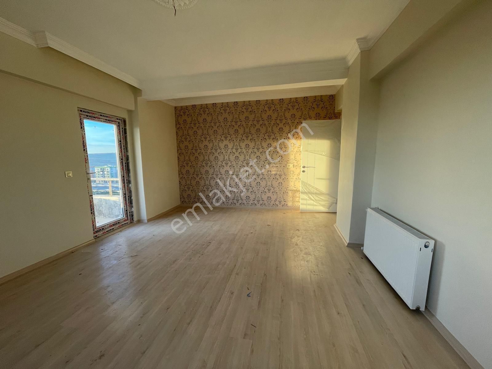 Karaköprü Seyrantepe Satılık Daire ACİL EMLAK GÜVENCESİYLE 3+1 SATLIK UYGUN DAİRE