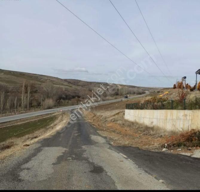 Yozgat Merkez Çalılı Köyü Satılık Tarla  YAKAMOZ EMLAKTAN SATILIK TARLA 