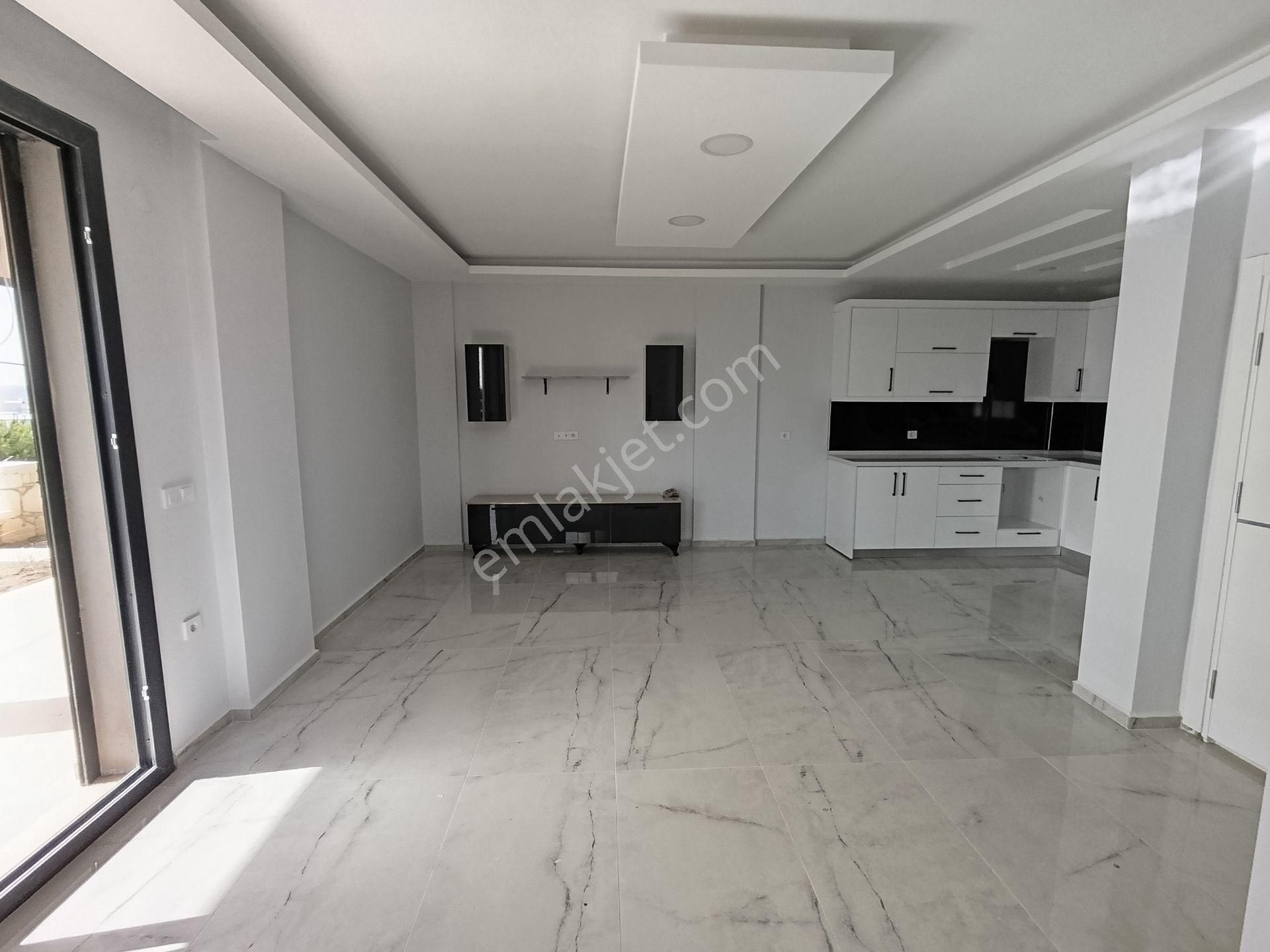 Seferihisar Elmastaş'ta 3+1, 160m2 Denize 450m2, Köşe Parsel Villa - Görsel 8