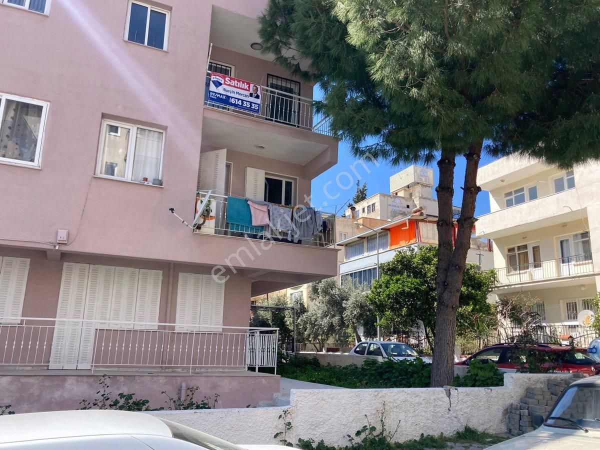 Kuşadası Camiatik Satılık Daire SALI PAZARI BÖLGESİNDE 1+1 SATILIK DAİRE