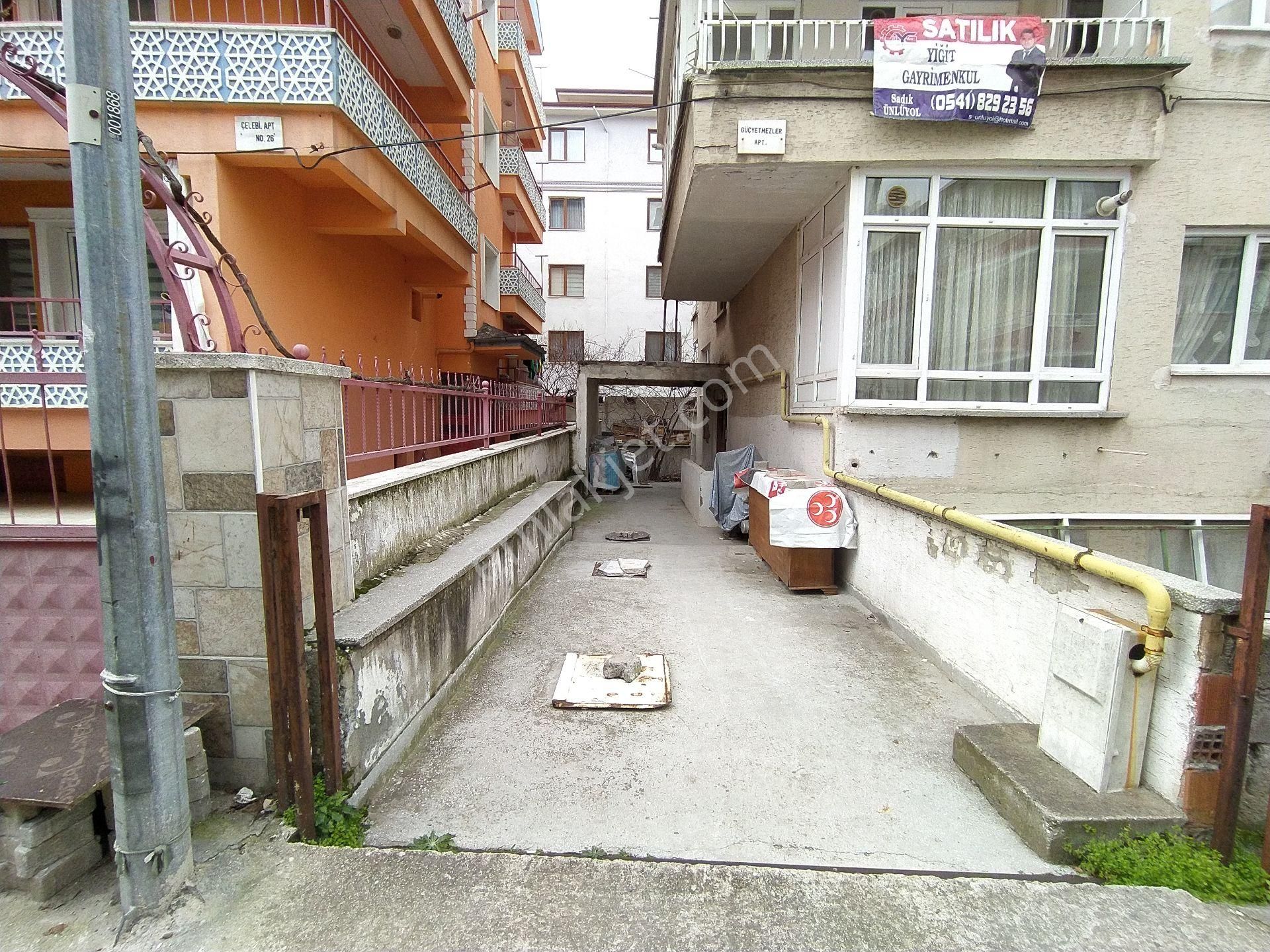 Amasya Merkez Hacılar Meydanı Satılık Daire AVM YANINDA IRMAĞA 50M MESAFEDE 3+1 SATILIK ARA KAT DAİRE