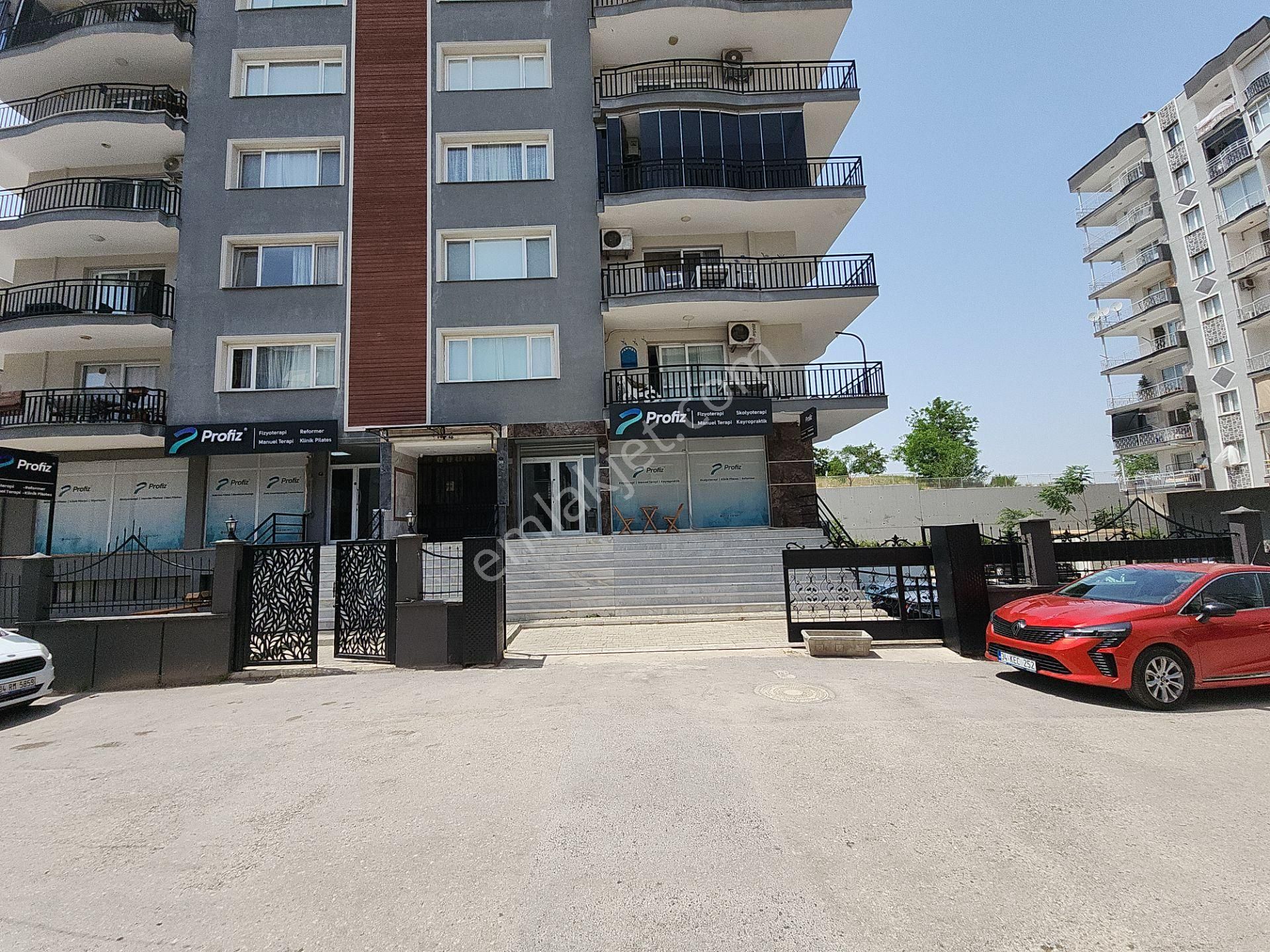 Buca Efeler Satılık Dükkan & Mağaza  İzmir Buca Efeler Mah., 197 m², Satılık İşyeri