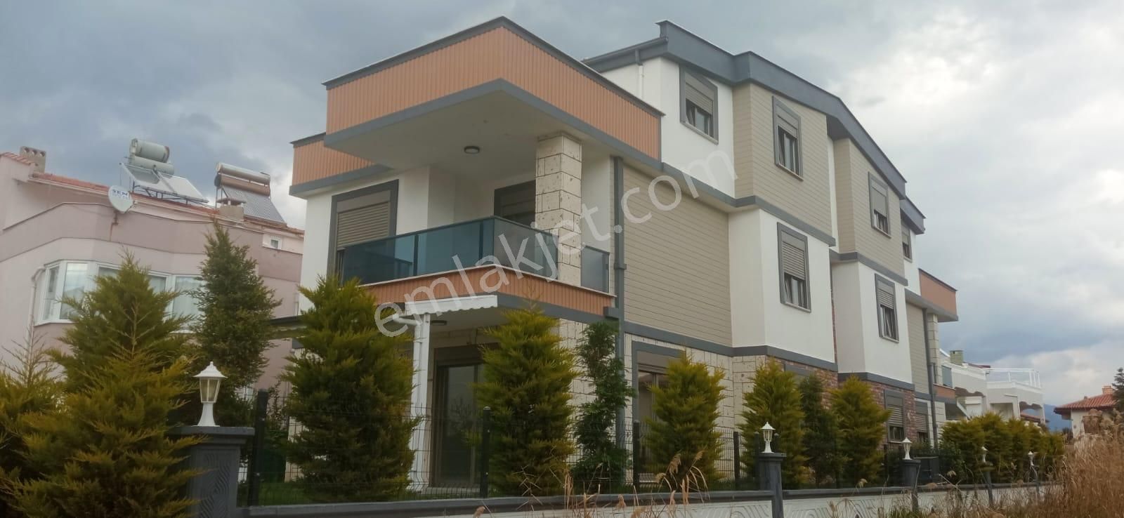 Ayvacık Küçükkuyu Bld. (Mıhlı) Satılık Villa  ARGUVAN EMLAKTAN KÜÇÜKKUYU MIHLIDA 5+1 İKİZ VİLLA..