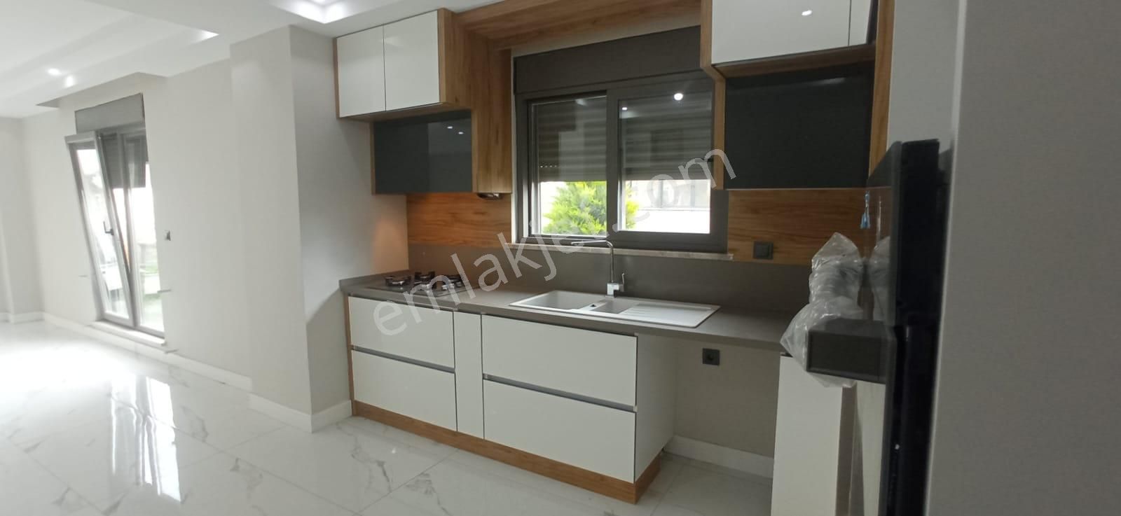 Arguvan Emlaktan Küçükkuyu Mıhlıda 5+1 İkiz Villa.. - Görsel 8