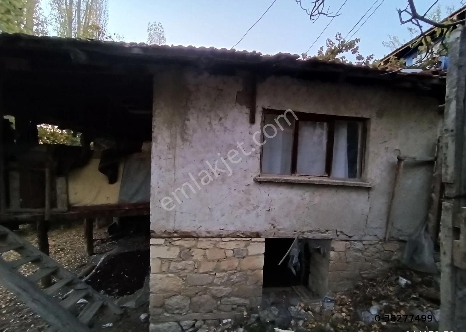 Çameli Kınıkyeri Satılık Köy Evi Çameli Kınıkyerinde Kargir Köy Evi