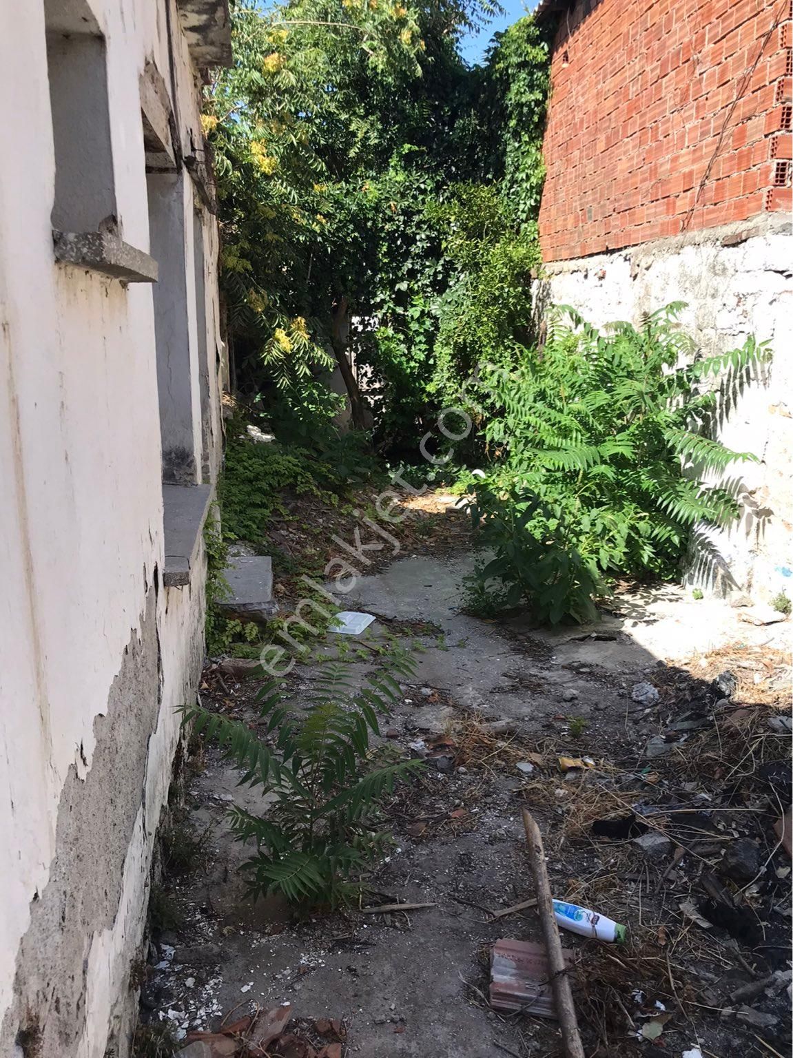 Bergama,şadırvan Camii Mevkii,satılık Bahçeli Müstakil Ev - Görsel 3