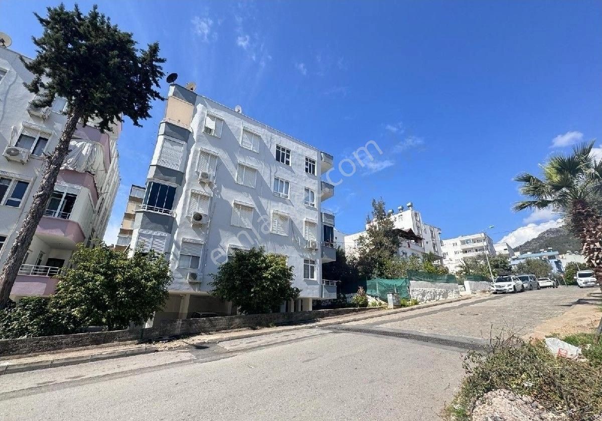 Anamur Sağlık Satılık Daire ANAMUR SAĞLIK MAHALLESİN'DE MERKEZİ KONUMDA 3+1 SATILIK DAİRE