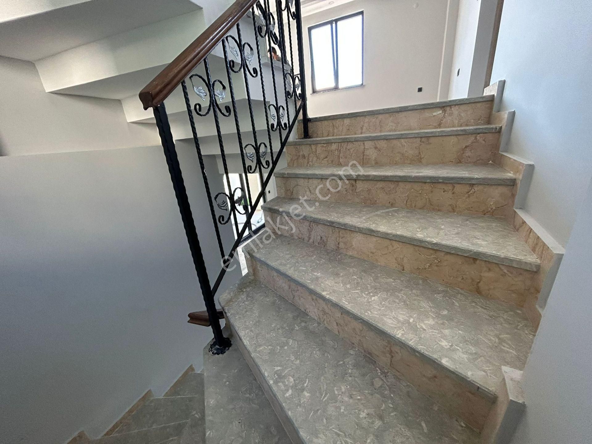 Arguvan Emlakdan Altınoluk Ta Satılık Full Manzara Villa. - Görsel 11