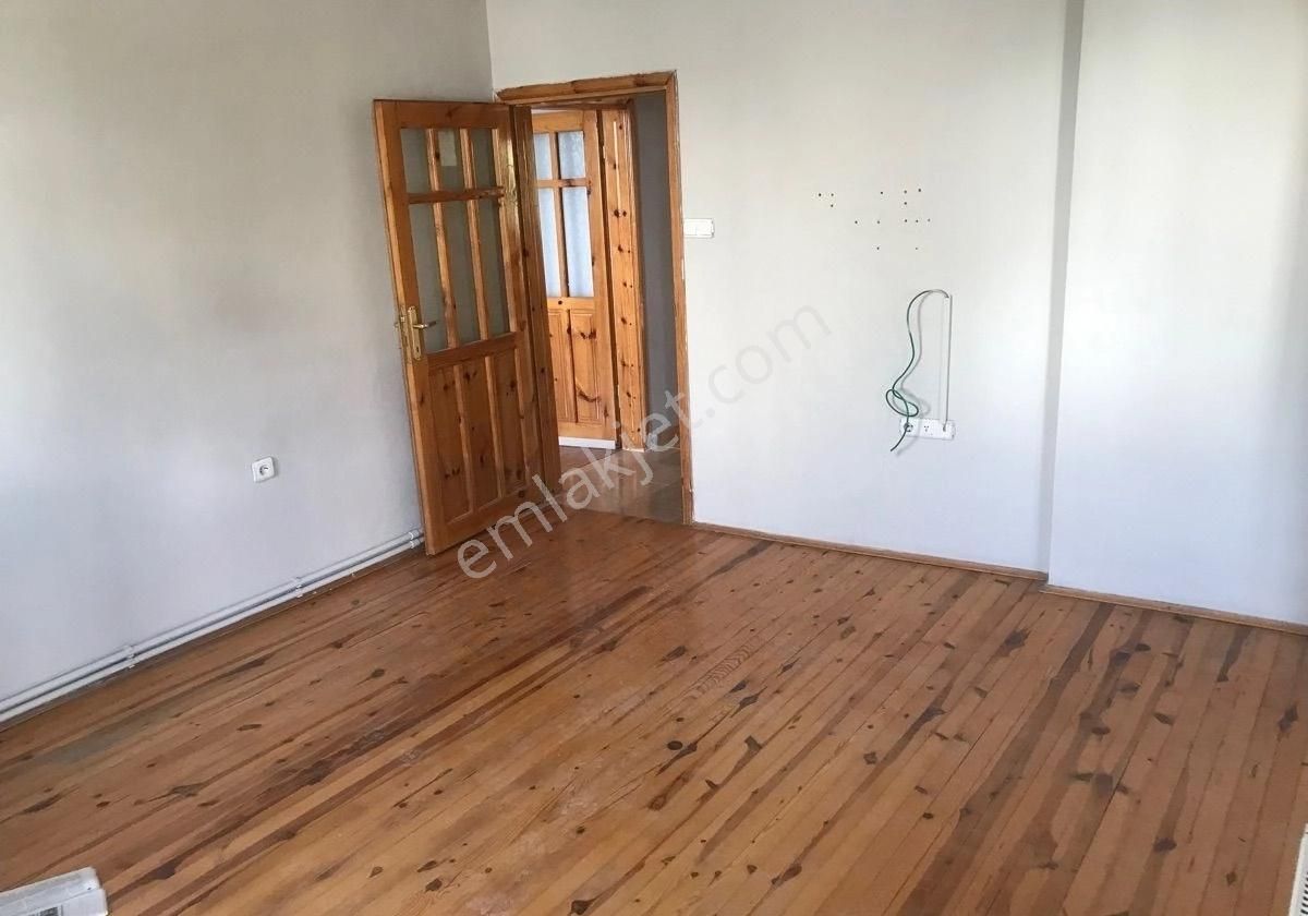 Niksar Ayvaz Kiralık Daire TOKAT NİKSAR KORKMAZ EMLAK’TAN KİRALIK MÜSTAKİL BAHÇELİ GENİŞ KULLANIMLI DAİRE