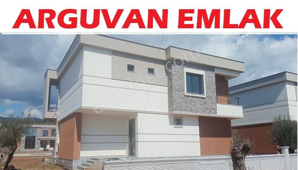 Edremit Altınoluk Satılık Villa  ARGUVAN EMLAKTAN ALTINOLUK MEERKEZDE 4+1 HAVUZLU BAĞIMSIZ VİLLA..