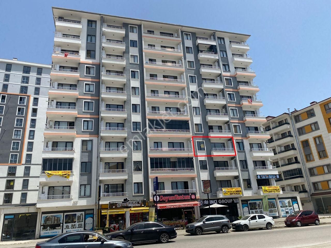 Düzce Merkez Orhangazi Satılık Daire   ZİRVE TOWER'DE CADE CEPHELİ 1+1 77 M2    EŞYALI SATILIK ARA KAT DAİRE 