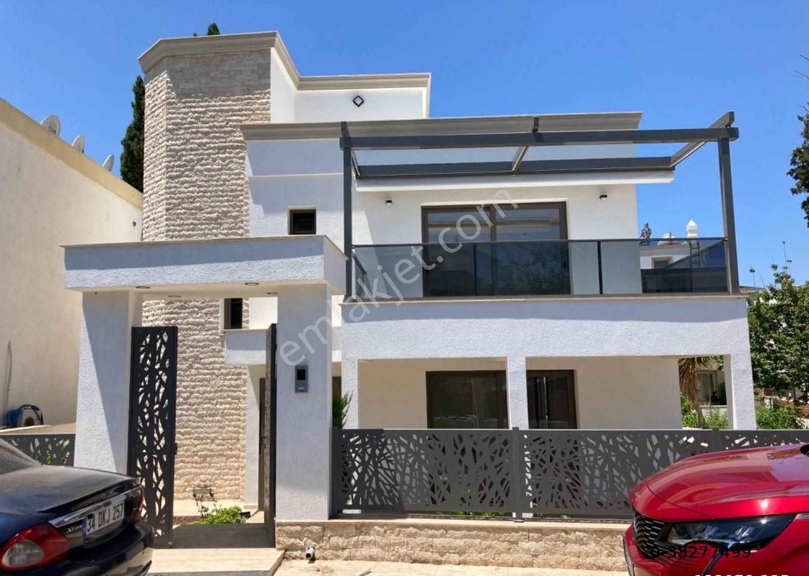 Bodrum Turgutreis Satılık Villa TURGUTREİS MERKEZDE HARİKA KONUMDA 4+1 VİLLA