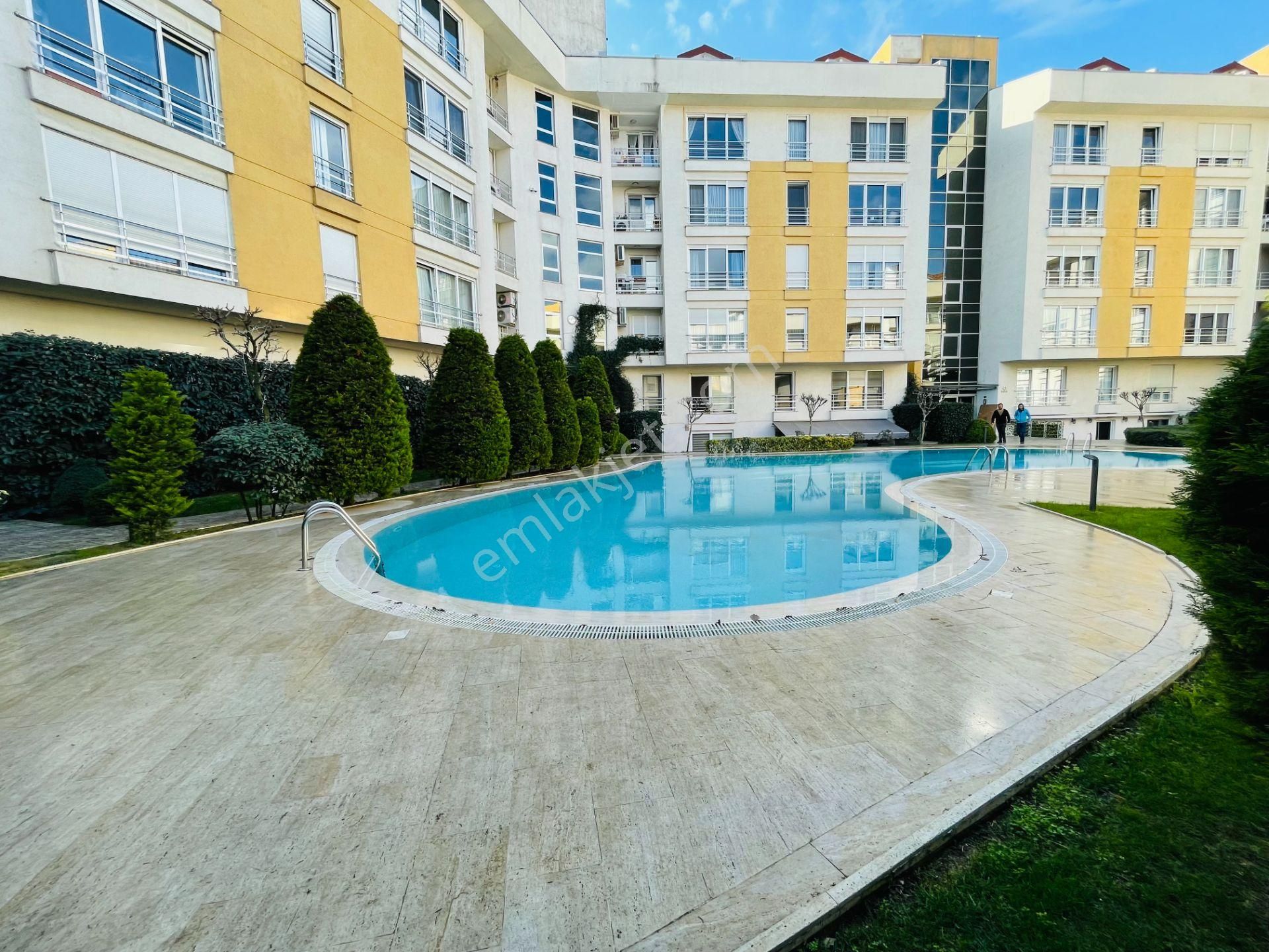 Eyüpsultan Göktürk Merkez Kiralık Daire  Eyüp Göktürk'te İstanbul Cad. sitede 200m2 3+1 kiralık dublex