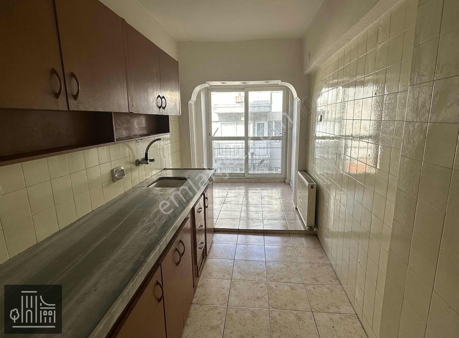 Konak Kemal Reis Satılık Daire ÜÇYOL ASANSÖR YAKINI 3+1 120M2 2. KAT ARAKAT SATILIK DAİRE