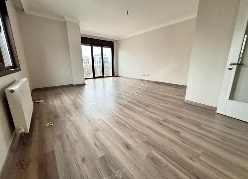 Kadıköy Caddebostan Satılık Daire ATÖLYEden CADEBOSTAN BAĞDAT CADDESİ'ne 6.BİNA 125M2 7 YILLIK 3+1