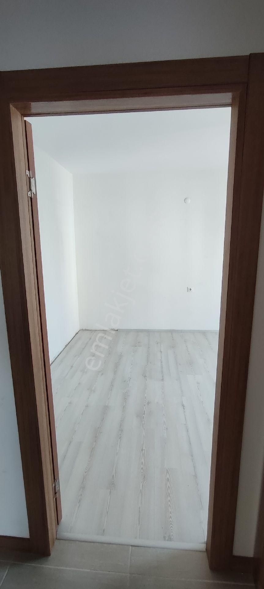 Kumluca Bağlık Satılık Daire 2+1 Lise ,ortaokul ve kreşe yakın satılık daire