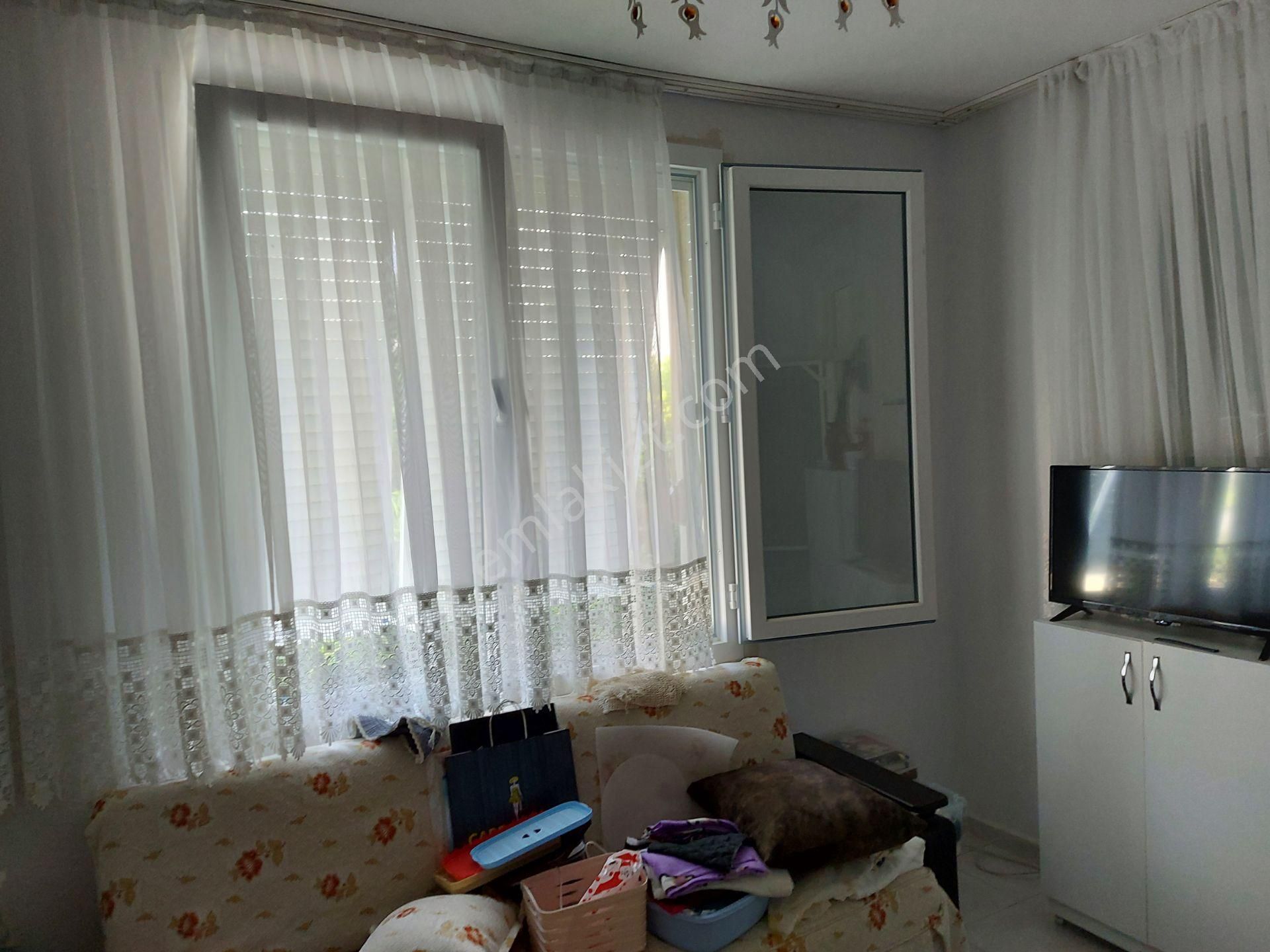 Anamur Güzelyurt Satılık Yazlık  ANAMUR GÜZELYURT MAHALLESİ GÜNEŞ SİTESİ 1. KAT DENİZE YAKIN EŞYALI SATILIK 3+1 DAİRE