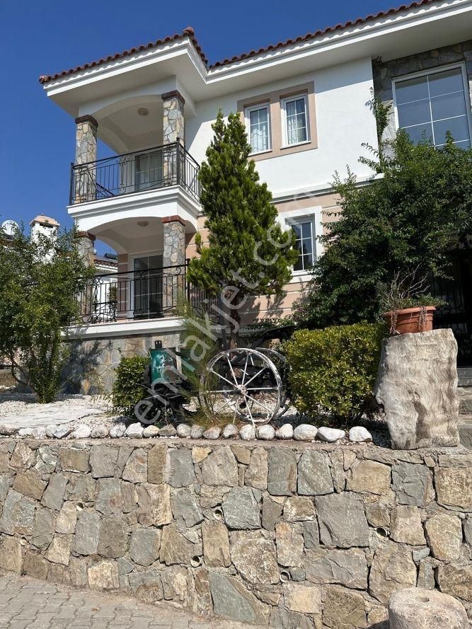 Seydikemer Sahilceylan Satılık Daire Sahilceylan Mah. Ceylan Country Club Satılık 2+1 Yüksek Giriş