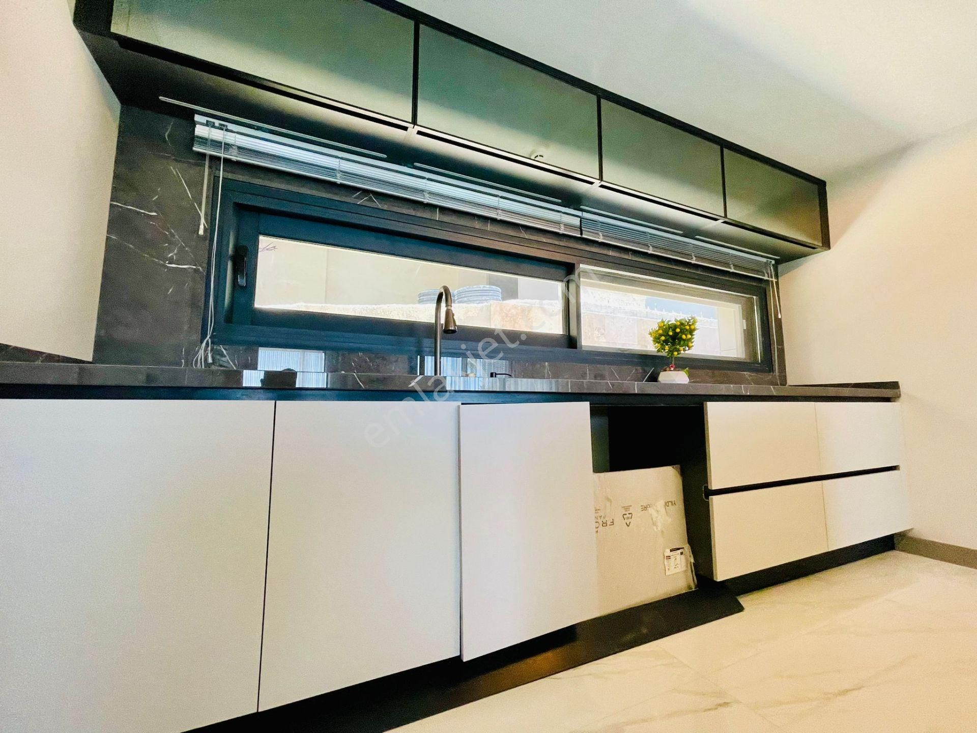 Full Manzara-sahıle Yakın-özel Havuz/otopark-hamam-sauna--akıllıev-500m2 Bahçe-tamamı Mustakıl - Görsel 10