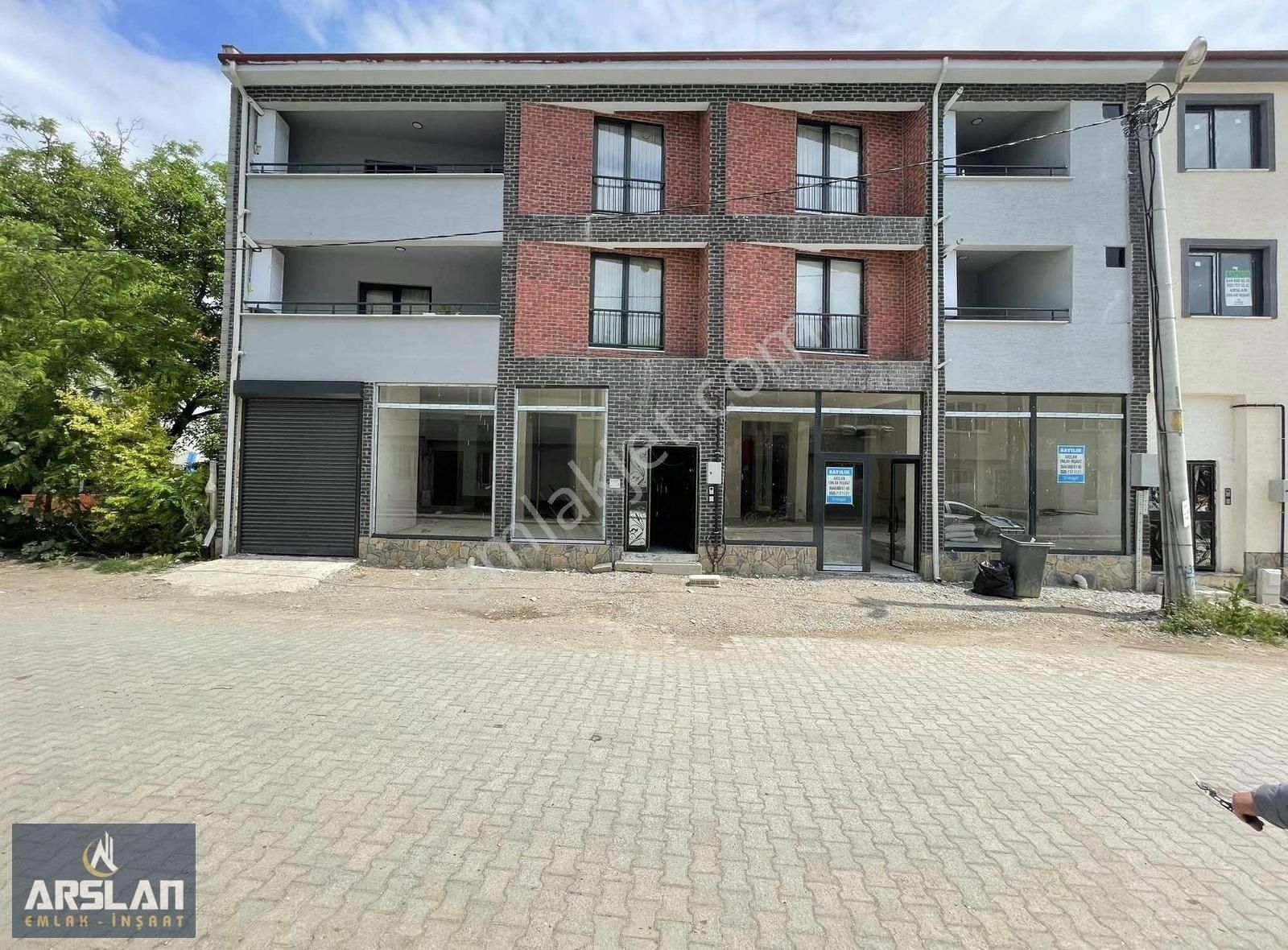 İnegöl Cumhuriyet Kiralık Dükkan & Mağaza İNEGÖL ALANYURT CUMHURİYET MAH'DE, 380m2, KİRALIK BÜYÜK İŞ YERİ