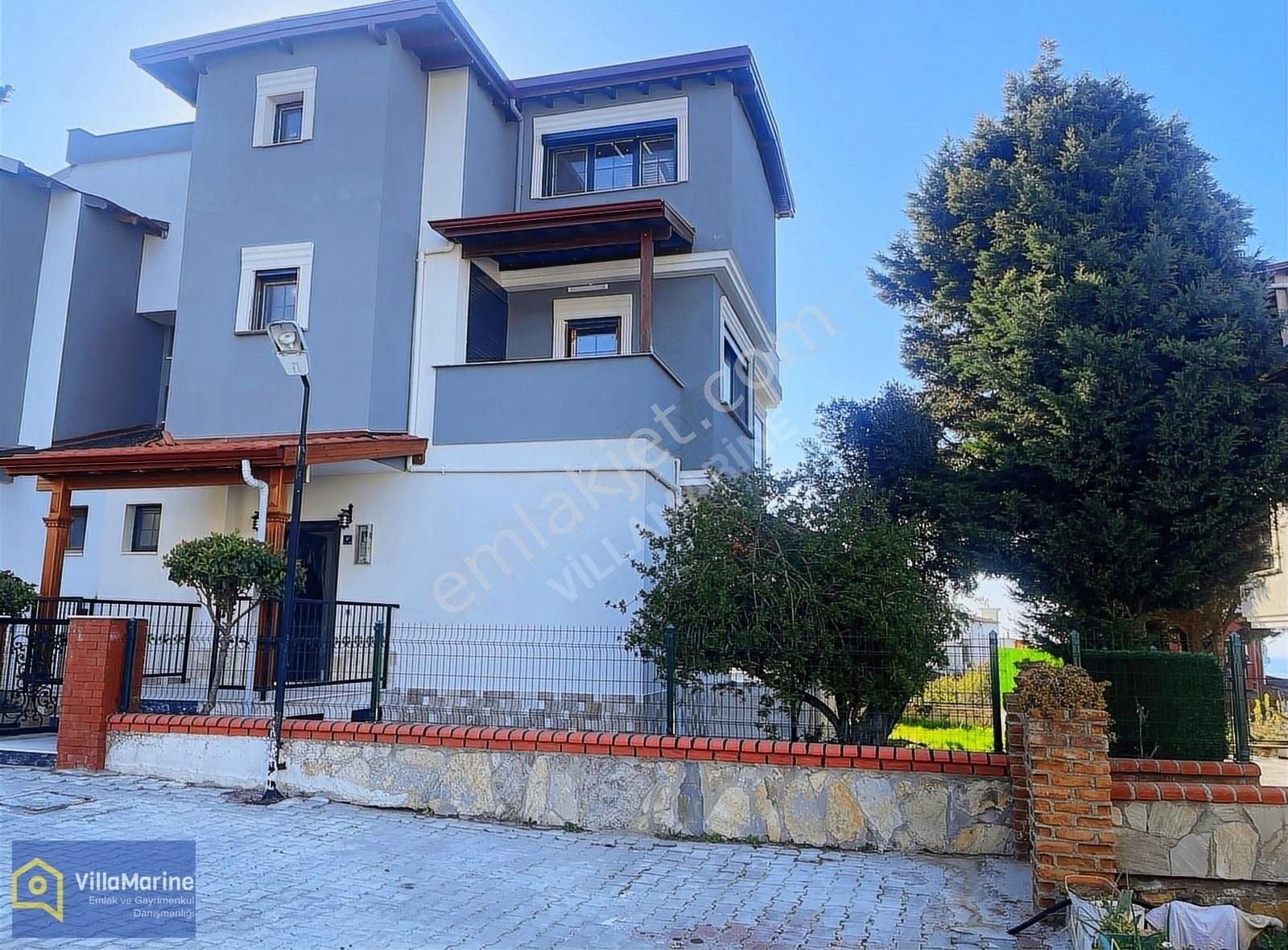 Kuşadası Bayraklıdede Kiralık Villa  KUŞADASI MARİNAYA YAKIN KONUMDA MANZARALI 6+1 KİRALIK VİLLA