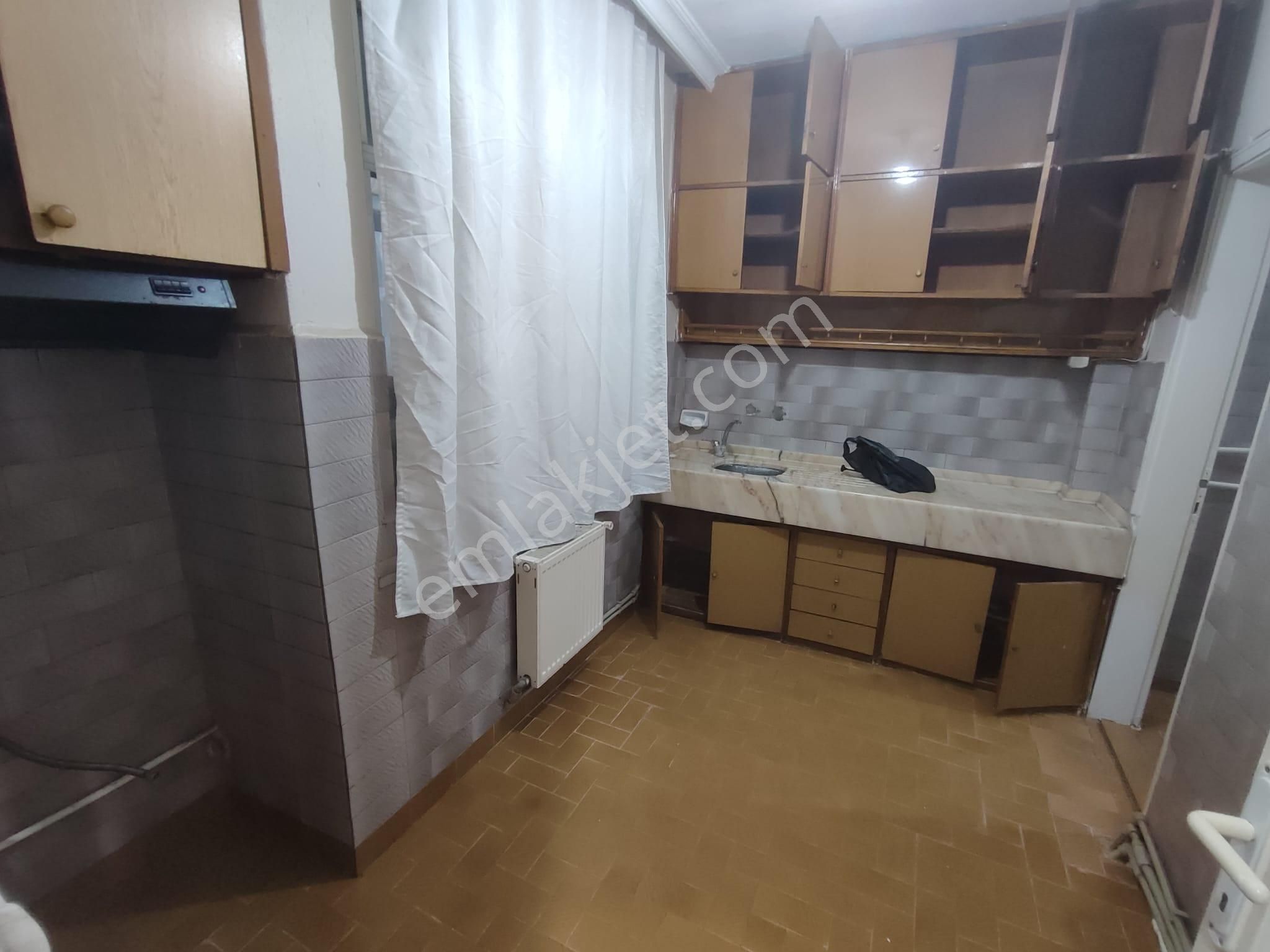 Bayrampaşa Terazidere Kiralık Daire TERAZİDERE METROYA YAKIN 2+1 KİRALI KDAİRE