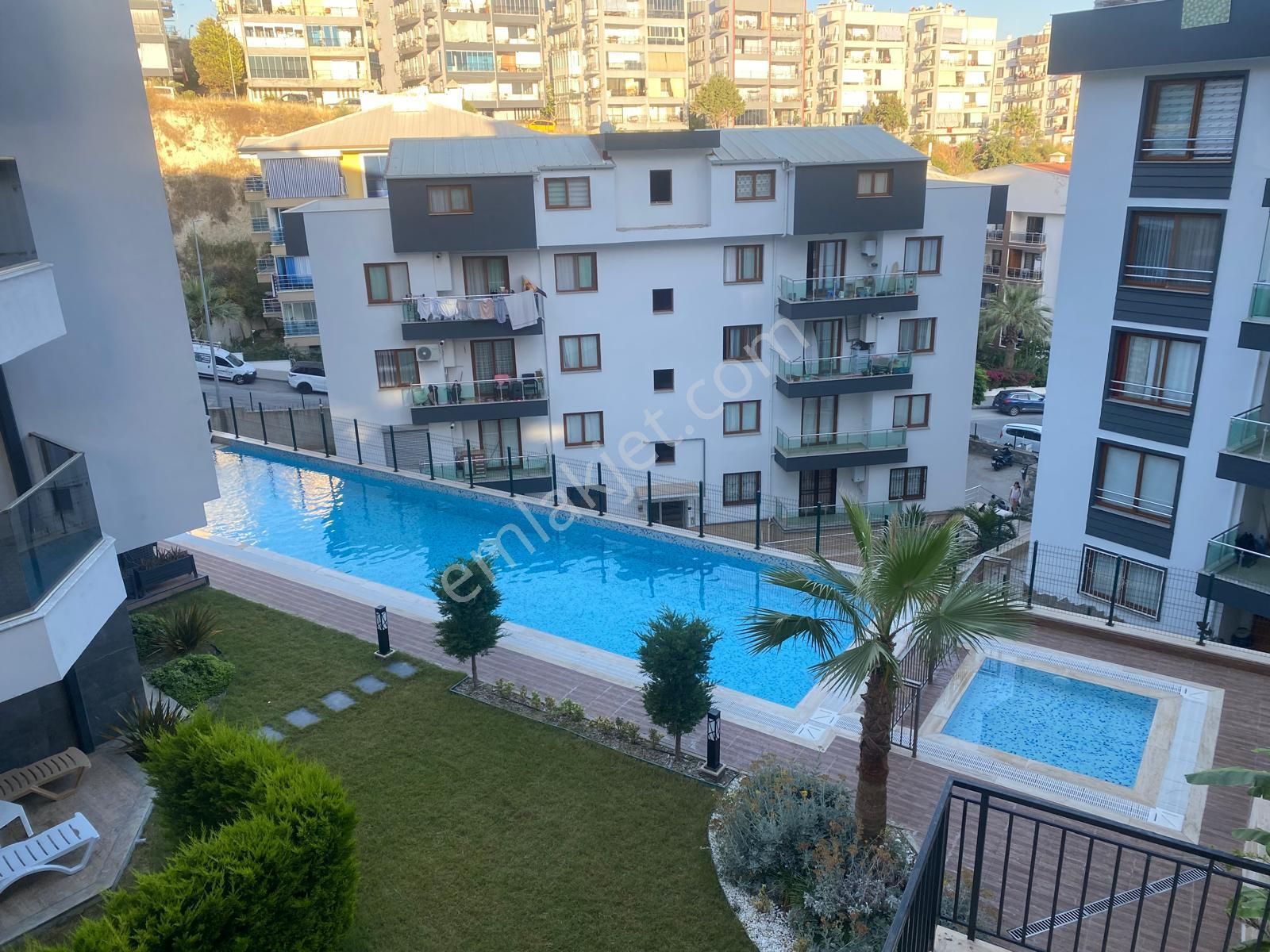 Kuşadası Ege Satılık Daire  EGE MAHALLESİ'NDE FULL EŞYALI 3+1 LUX DAİRE