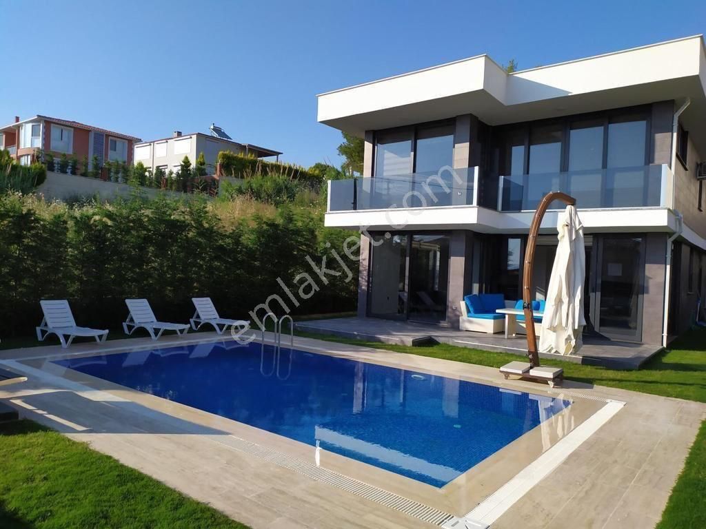 Kuşadası Soğucak Kiralık Villa Özel Havuzlu,4+1 Full Eşyalı, Manzaralı Villa